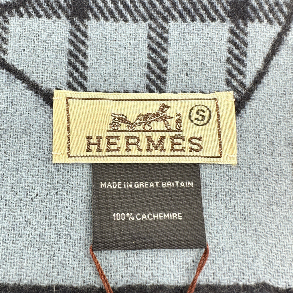 Hermès Camail Scarf Cashmere navy x blue Wears Lint on fabric Wrinkled Jacquard horse gear motif
