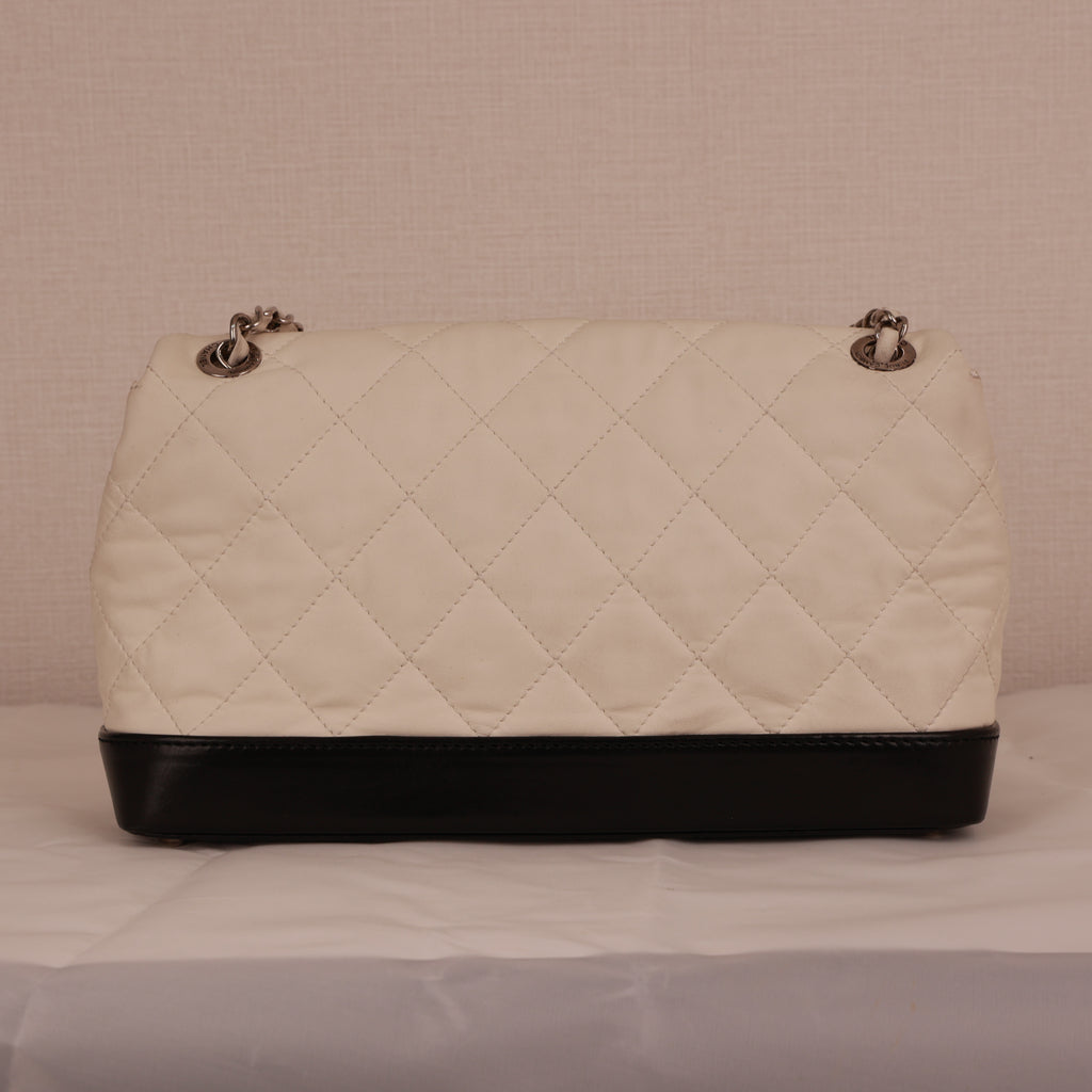 シャネル マトラッセ フラップバッグ ホワイト×ブラック シルバー金具 ショルダーバッグ 2010-2011年製