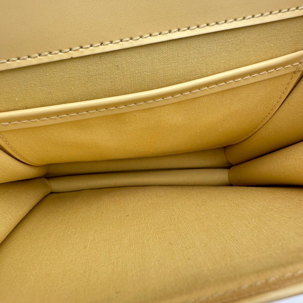 LOUIS VUITTON  M5293A epi biarritz vanille square shoulder bag vanilla leather