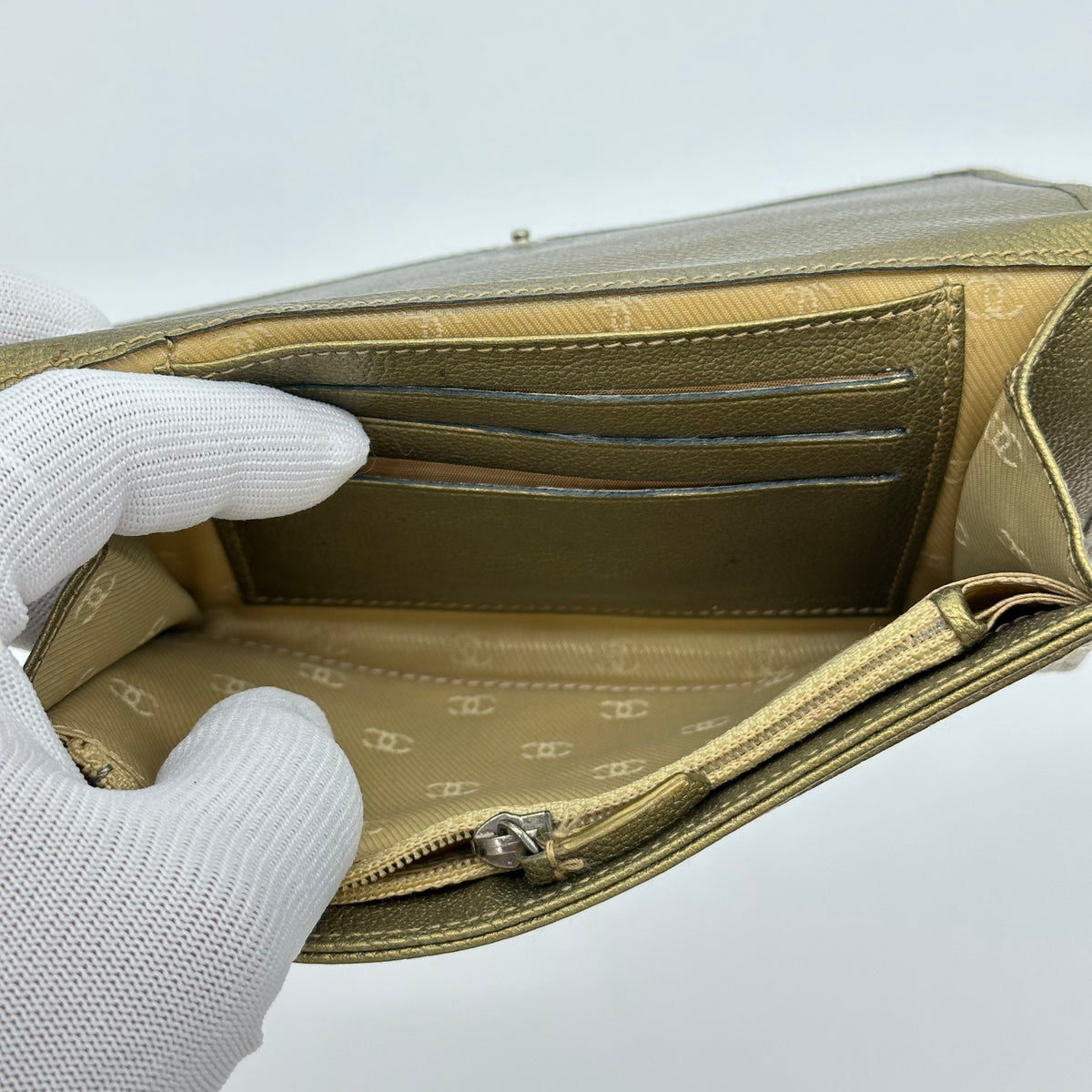 Chanel Bi Fold Wallet Coco Mark Leather Coco Button Vintage Serial Not Available
