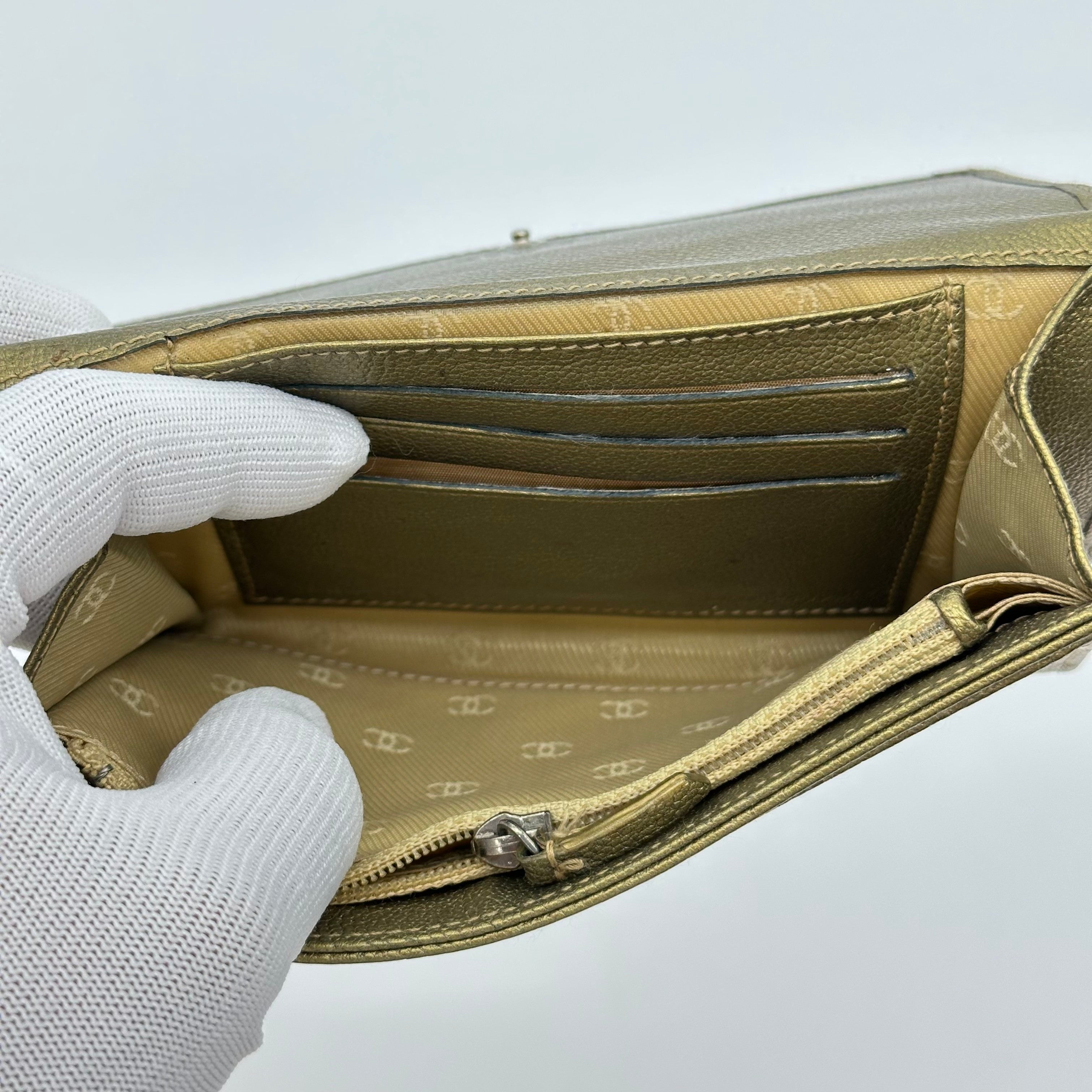 Chanel Bi Fold Wallet Coco Mark Leather Coco Button Vintage Serial Not Available