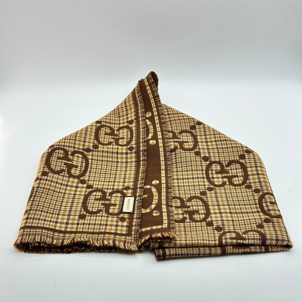 Gucci 660025 check GG Scarf Fabric Brown Wears Lint on fabric Wrinkled Frayed No quality tags