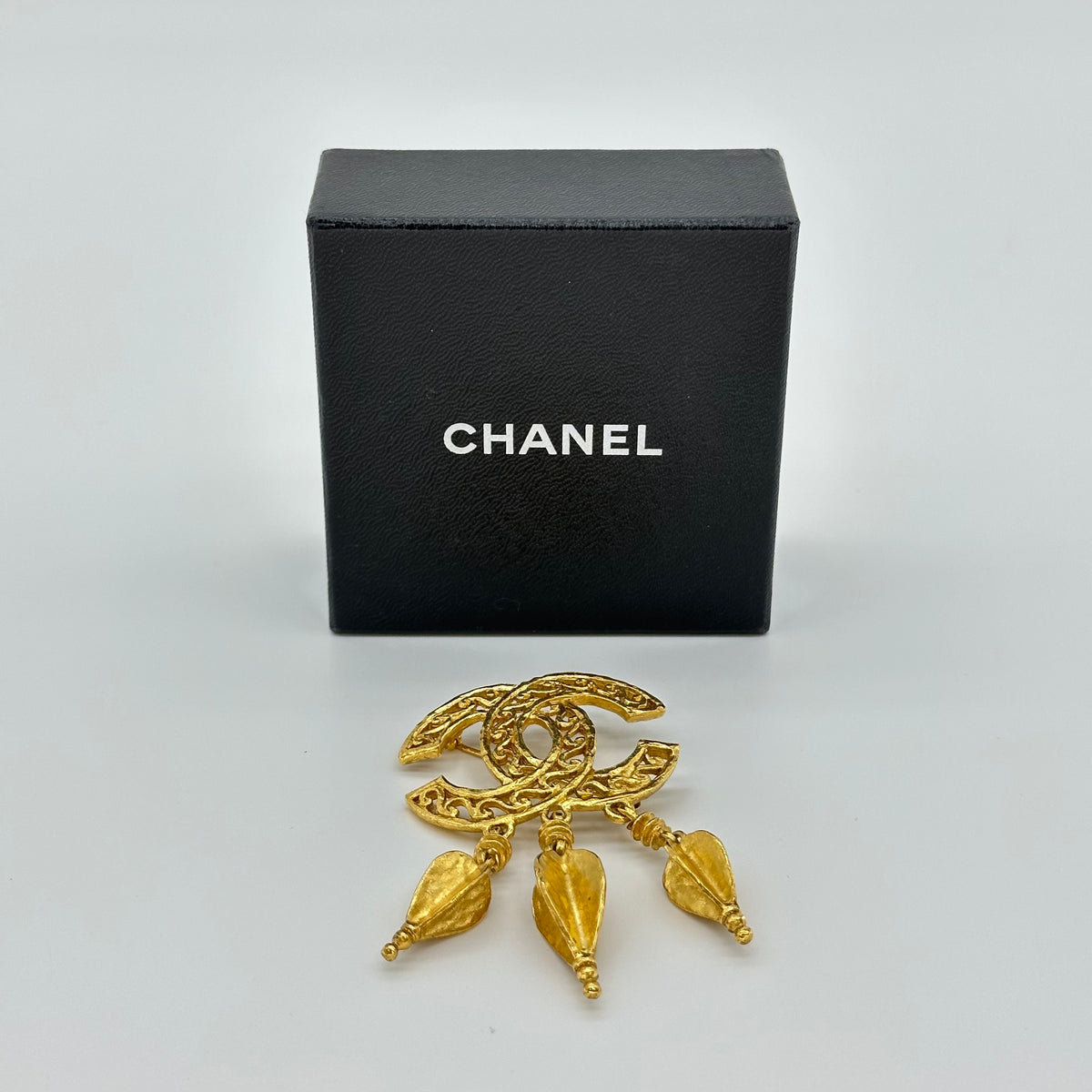 Chanel Vintage Coco Mark Swing Brosche Fransen Brosche Pin Gold 95A