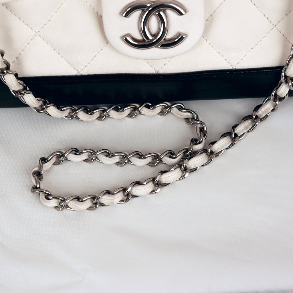 Chanel 马特拉塞翻盖包 白色×黑色 银色单肩斜挎包 14系列