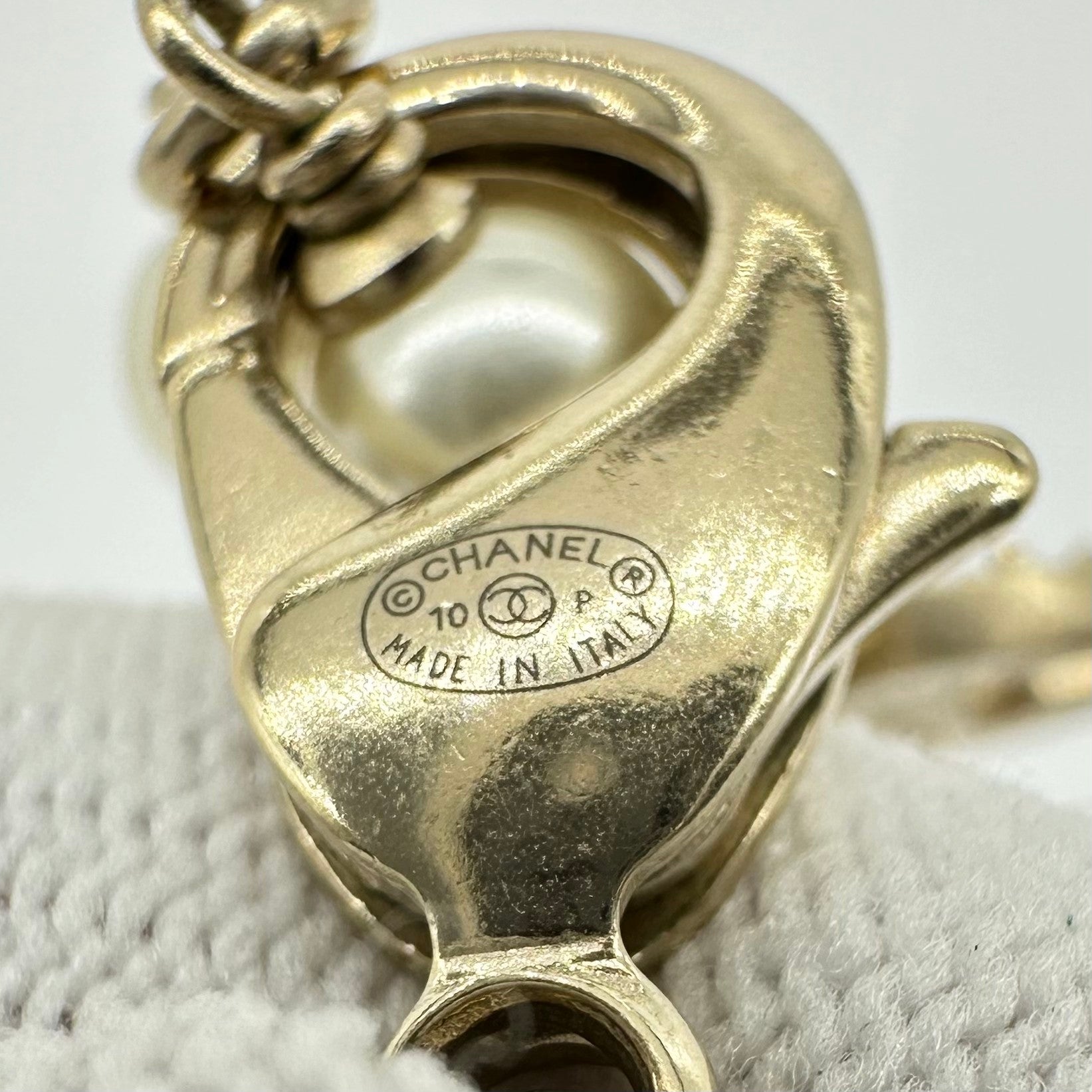 Chanel Black and White Pearl Necklace Sweater Chain