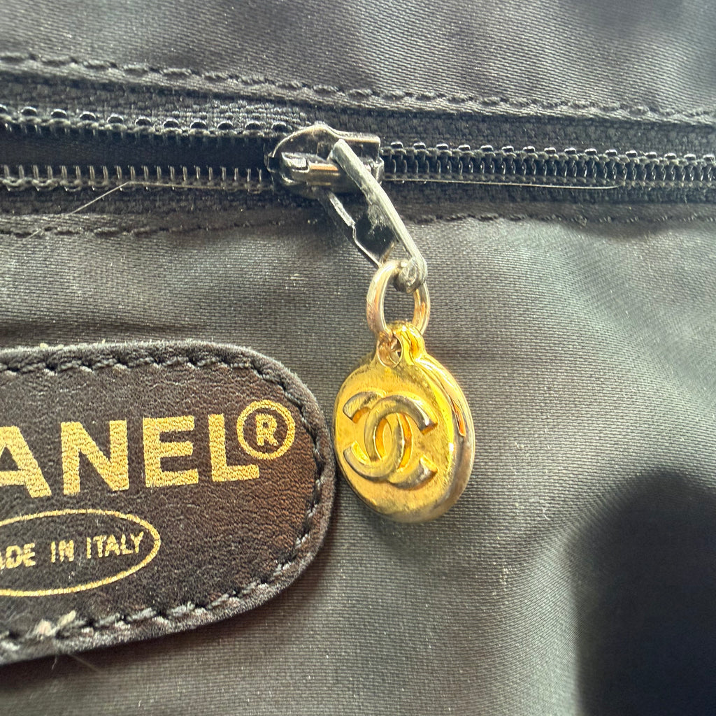 Chanel black caviar leather tote bag