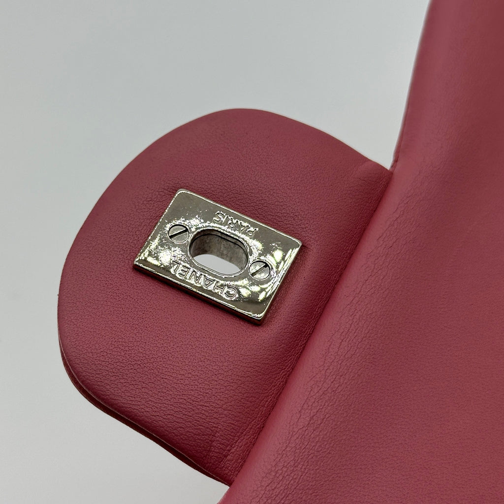 chanel lambskin pink leather classic flap bag  Jumbo Double Flap crossbody