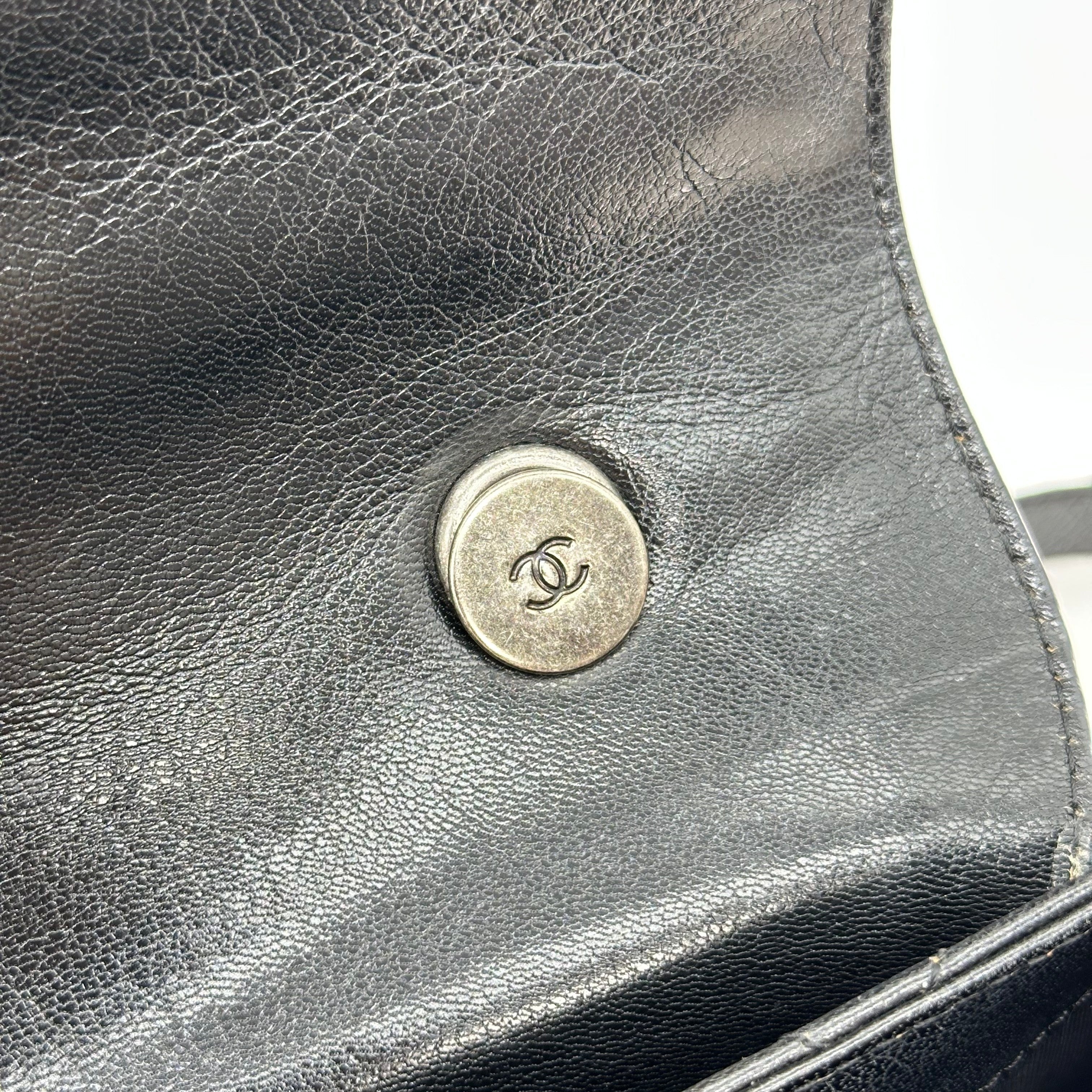 Chanel Double Chained Saddle Goatskin Leather Messenger Bag Black 21 Series