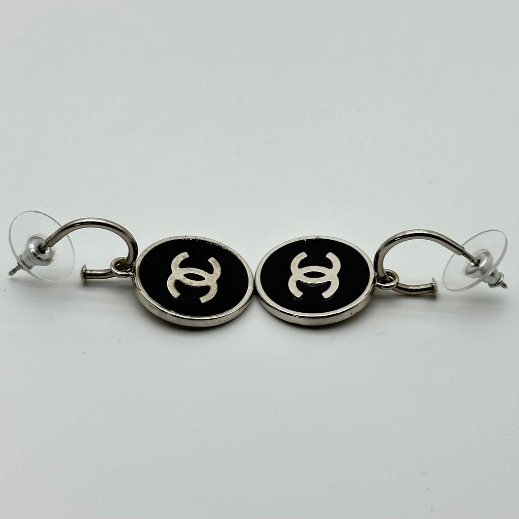 Chanel black and silver enamel vintage stud earrings 05V