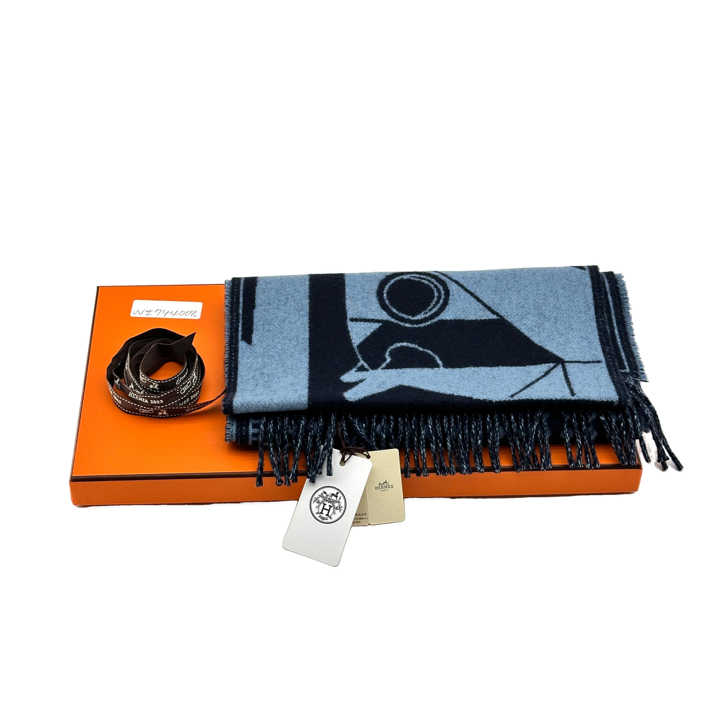 Hermès Camail Scarf Cashmere navy x blue Wears Lint on fabric Wrinkled Jacquard horse gear motif
