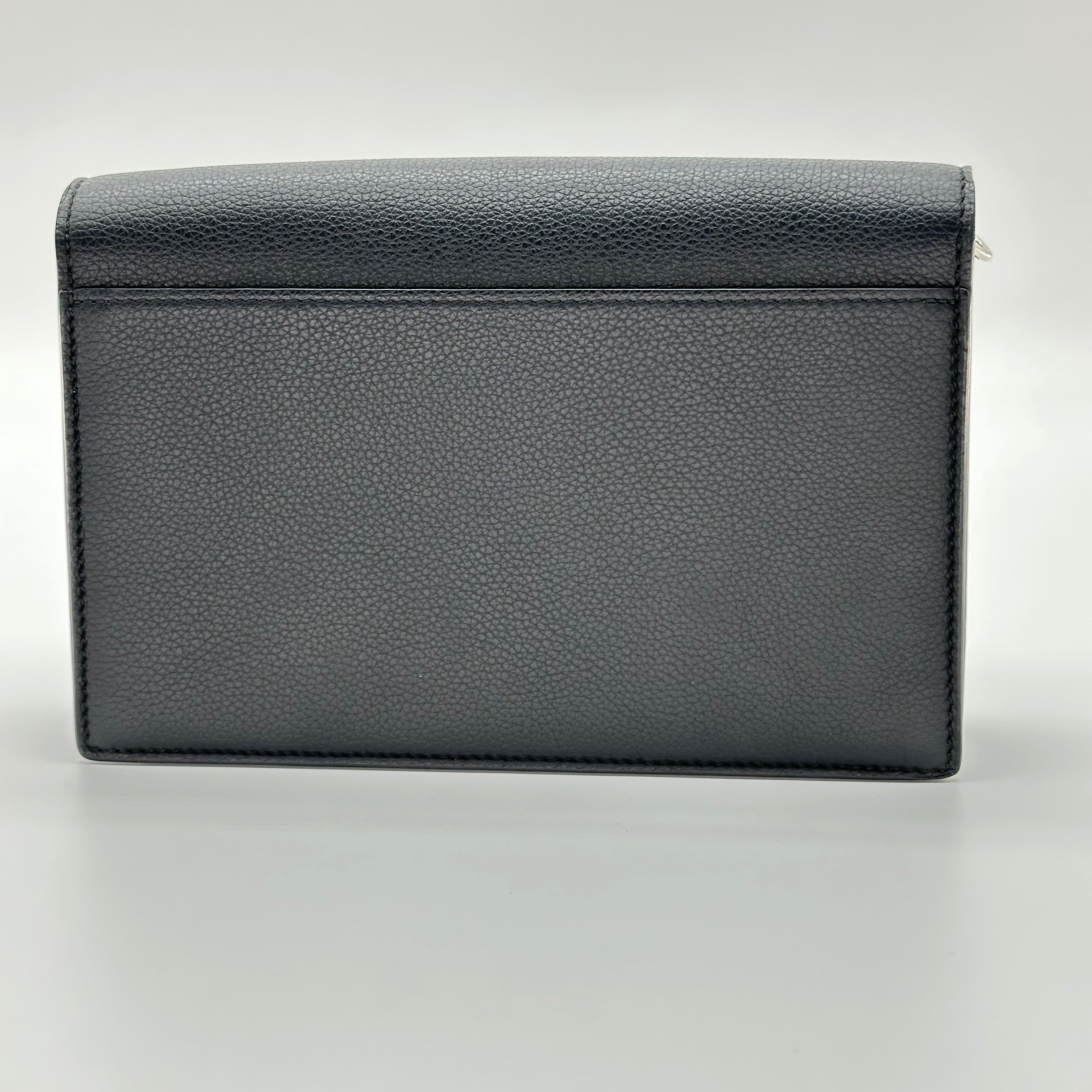 Louis Vuitton Mylockme Chain Pochette Lockme Sac à bandoulière avec chaîne argentée Noir