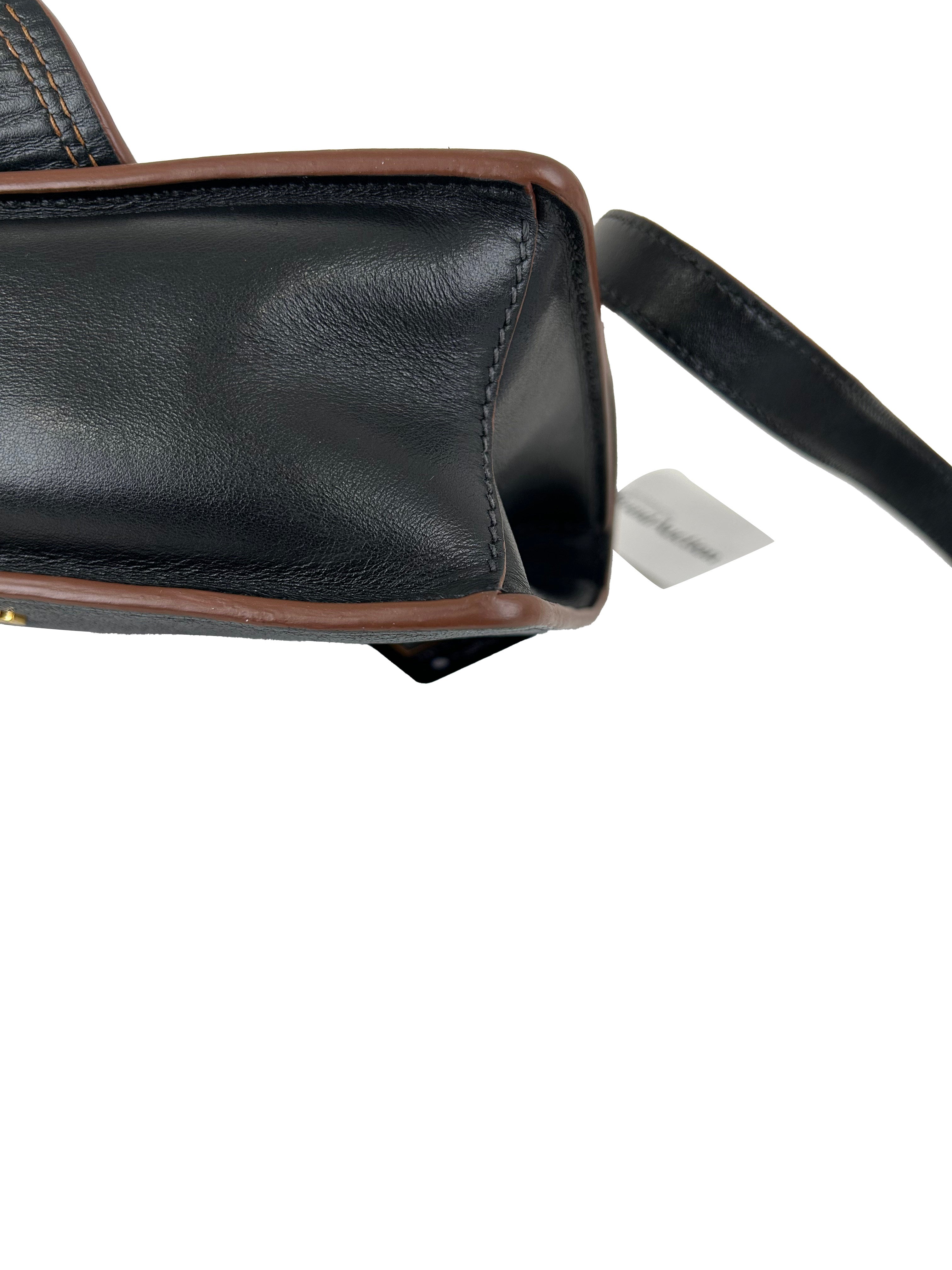MIUMIU Sac à bandoulière à rabat en cuir Madras noir orné de cristaux et boucle