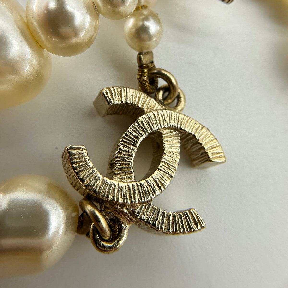 Chanel Coco Mark 13C Long necklaces GP x Imitation pearl Wears Scratched Losing luster Discoloration wire elongation Peeling off