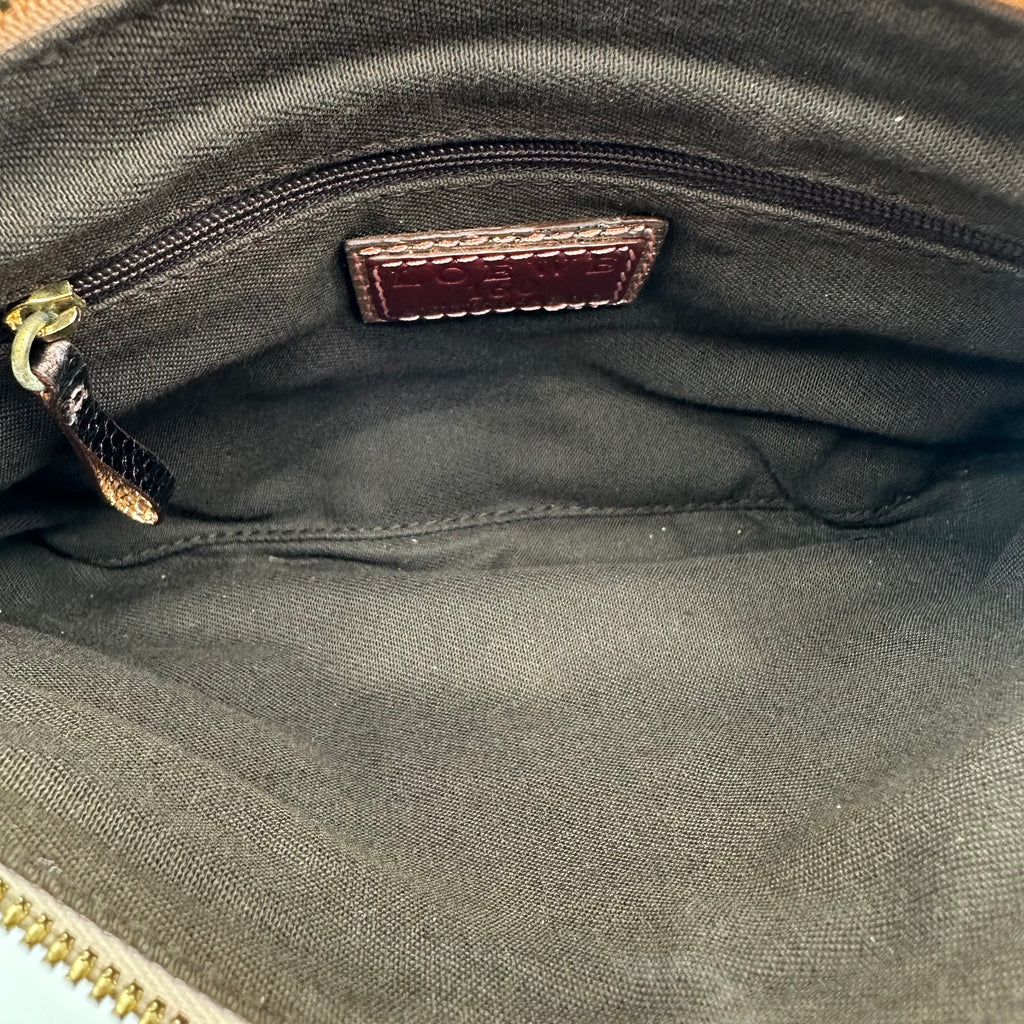 LOEWE 160th Anniversary Limited Edition Umhängetasche aus Wildleder mit Jubiläums-Logo