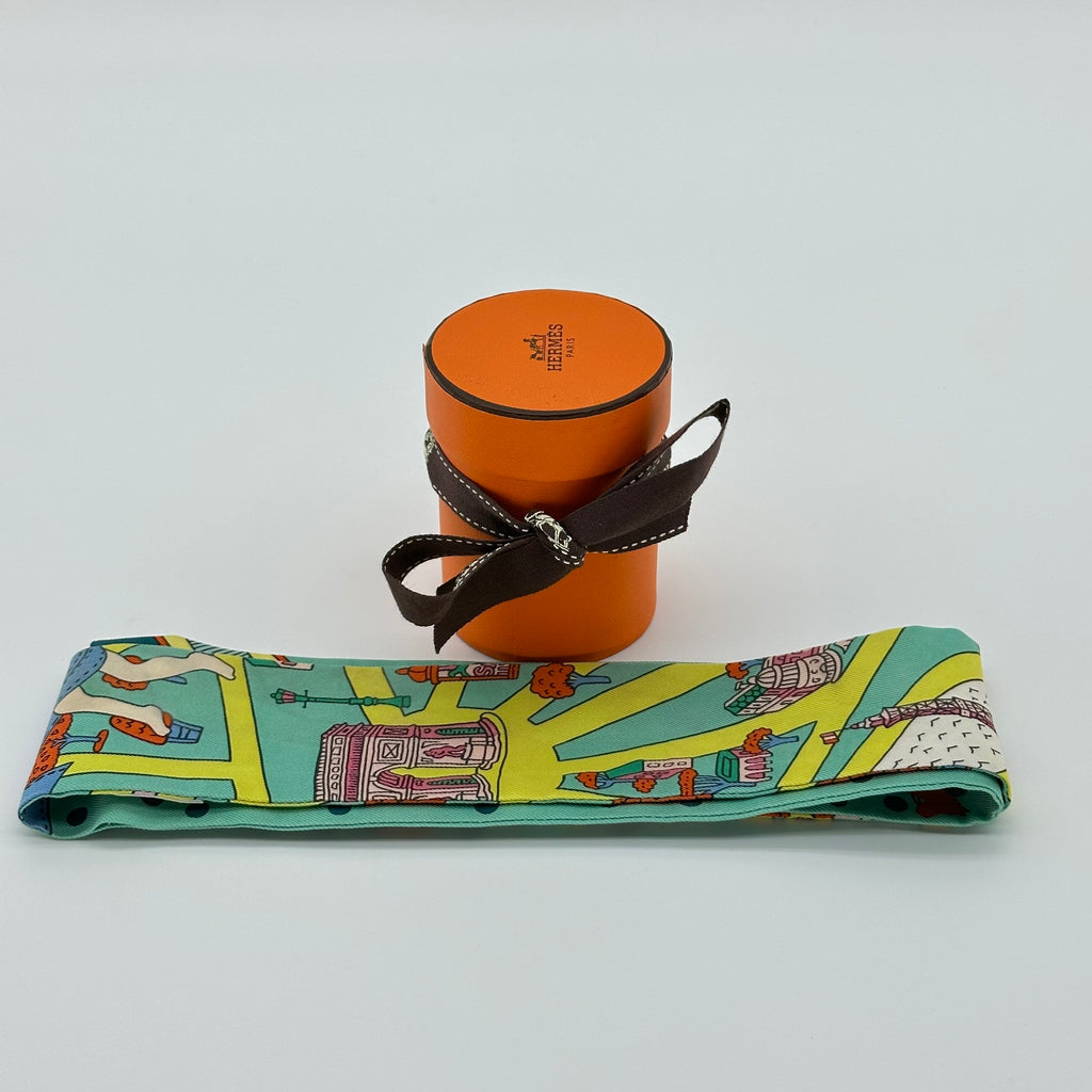 Hermès Twilly ‘Les Nouveaux Amoureux de Paris’ (New Lovers of Paris) Scarf, Green Multicolor 100%Silk