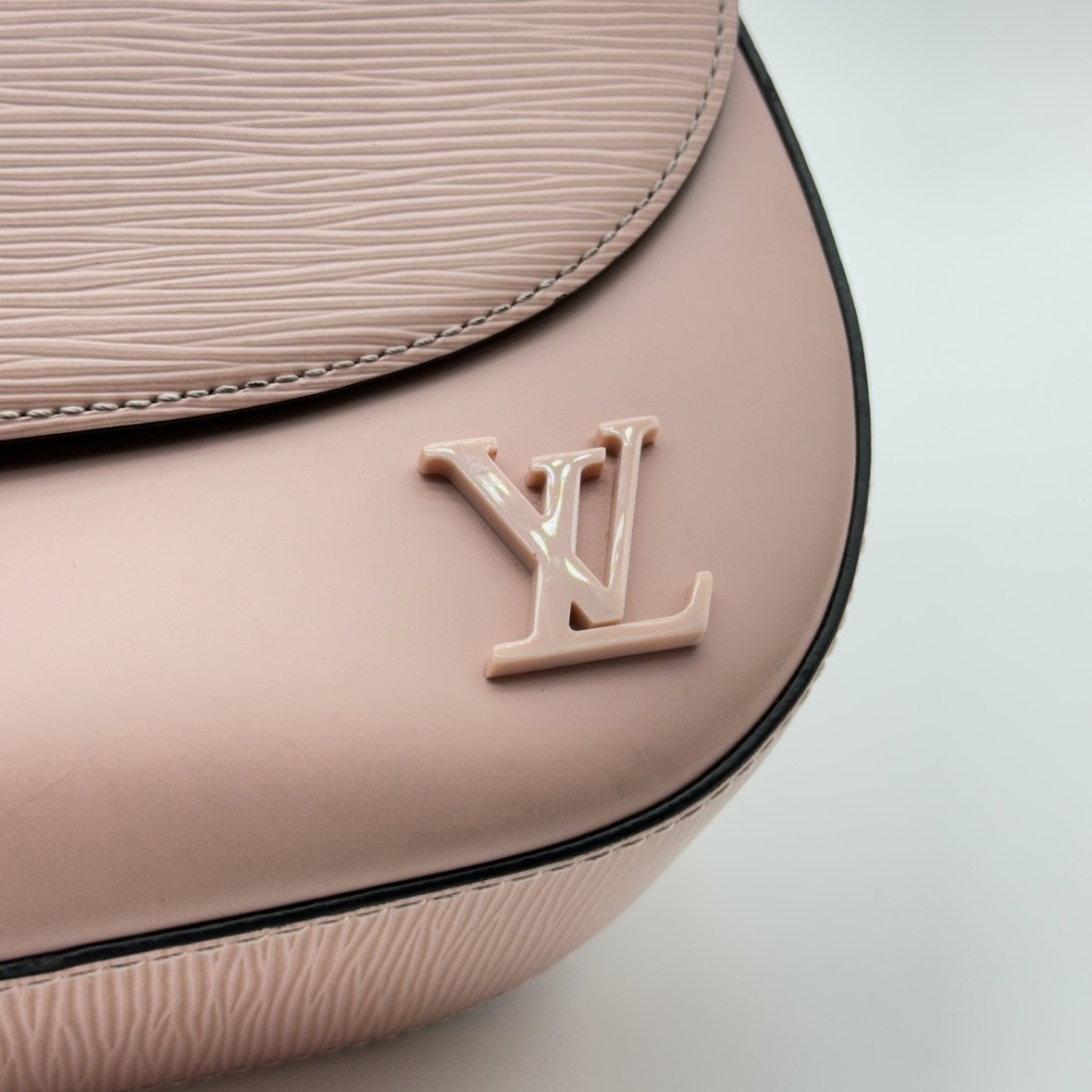 Louis Vuitton epi   luna m42676  pink