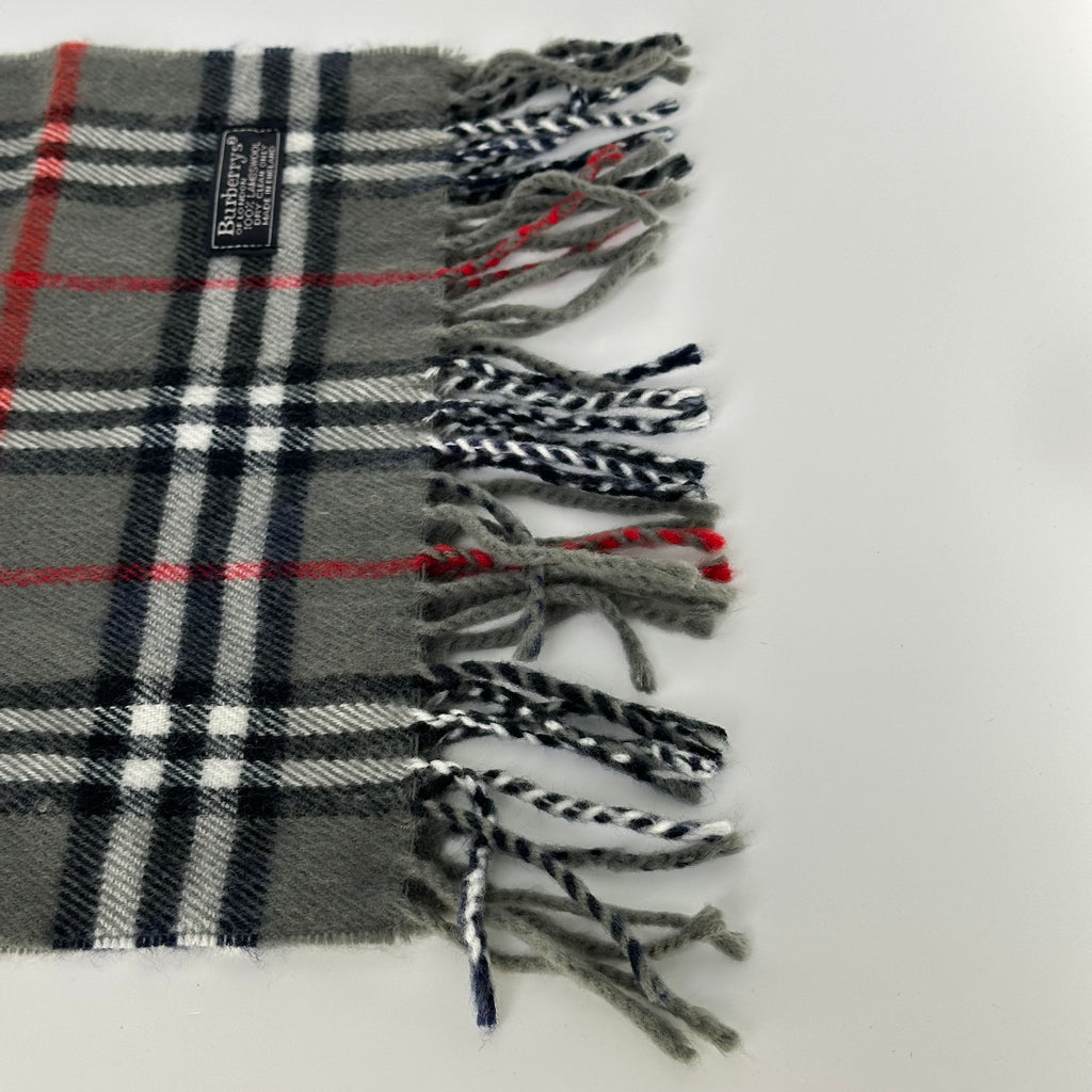 Burberrys lambswool scarf, made in the UK grey