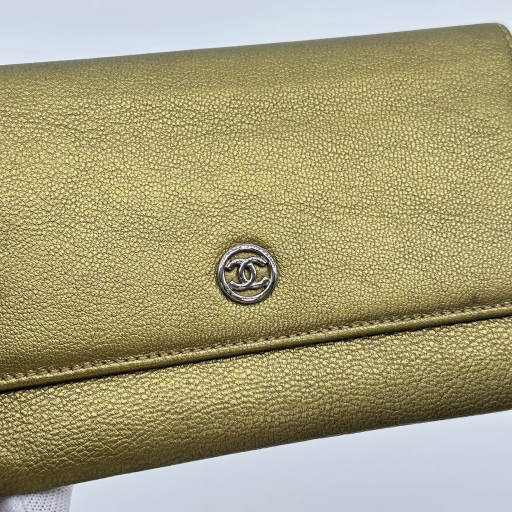Chanel Bi Fold Wallet Coco Mark Leather Coco Button Vintage Serial Not Available