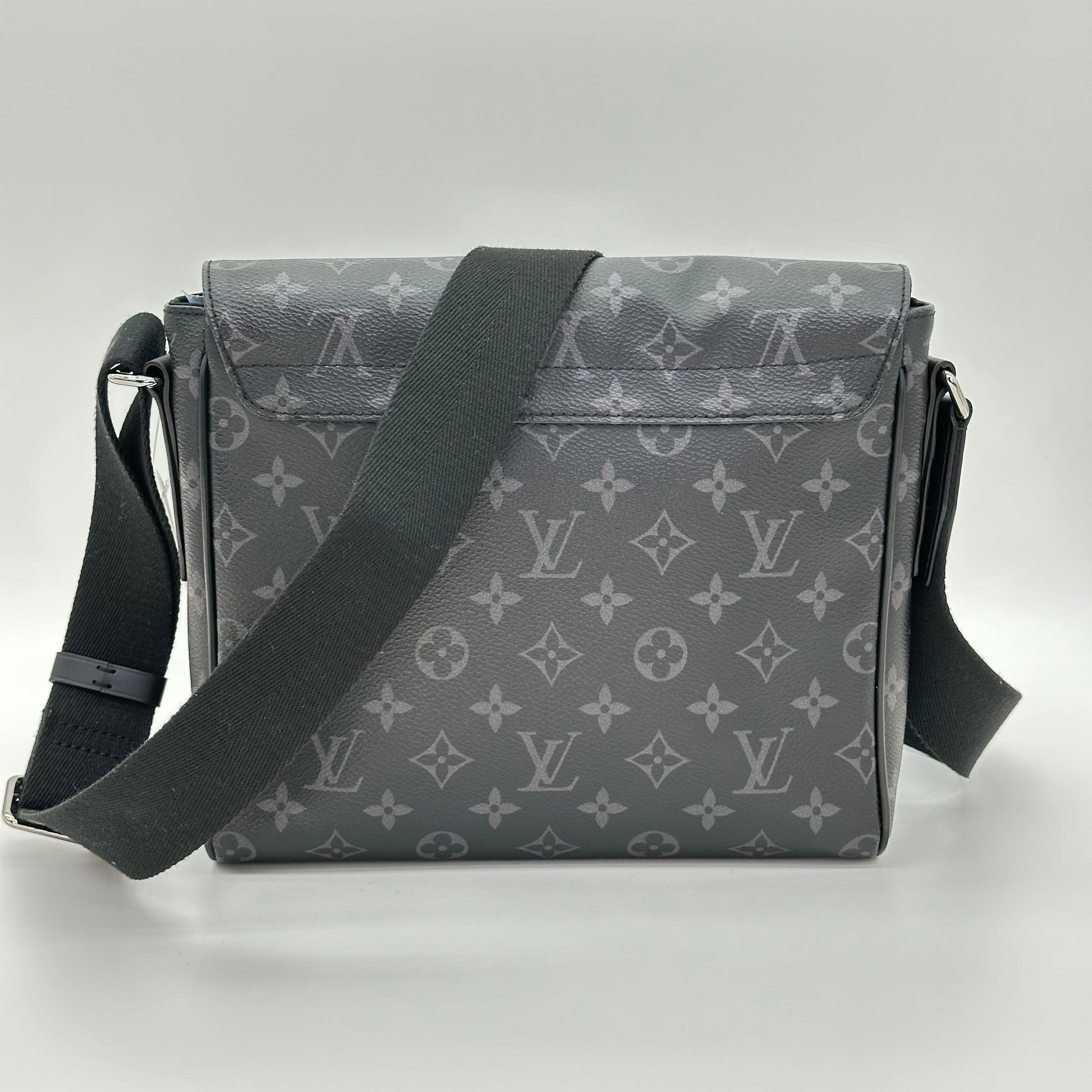 Louis Vuitton LOUIS VUITTON District PM Monogram Eclipse Black Gray Silver