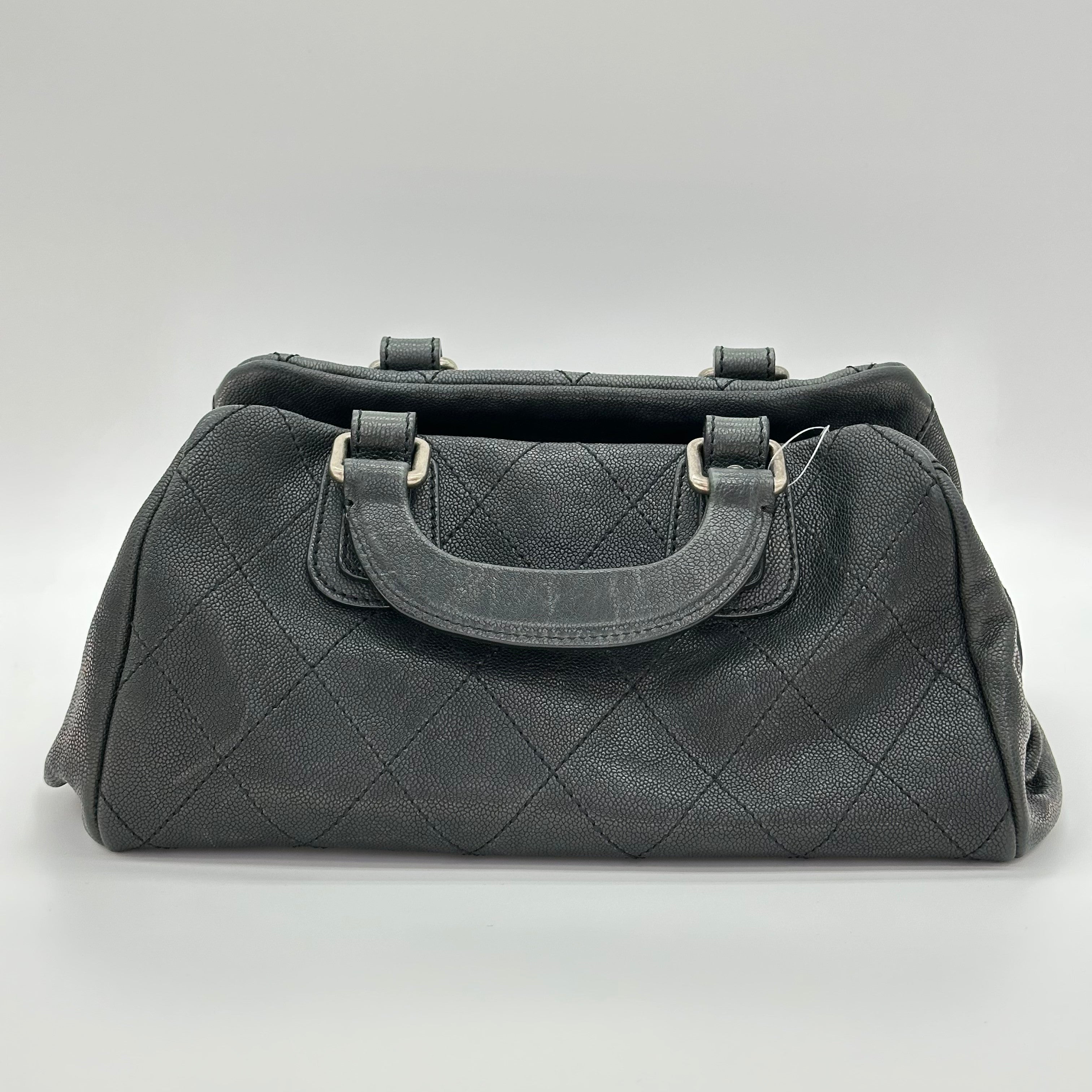 Chanel Matelasse Wild Stitch 哑光鱼子酱皮革波士顿包黑色复古 10 系列