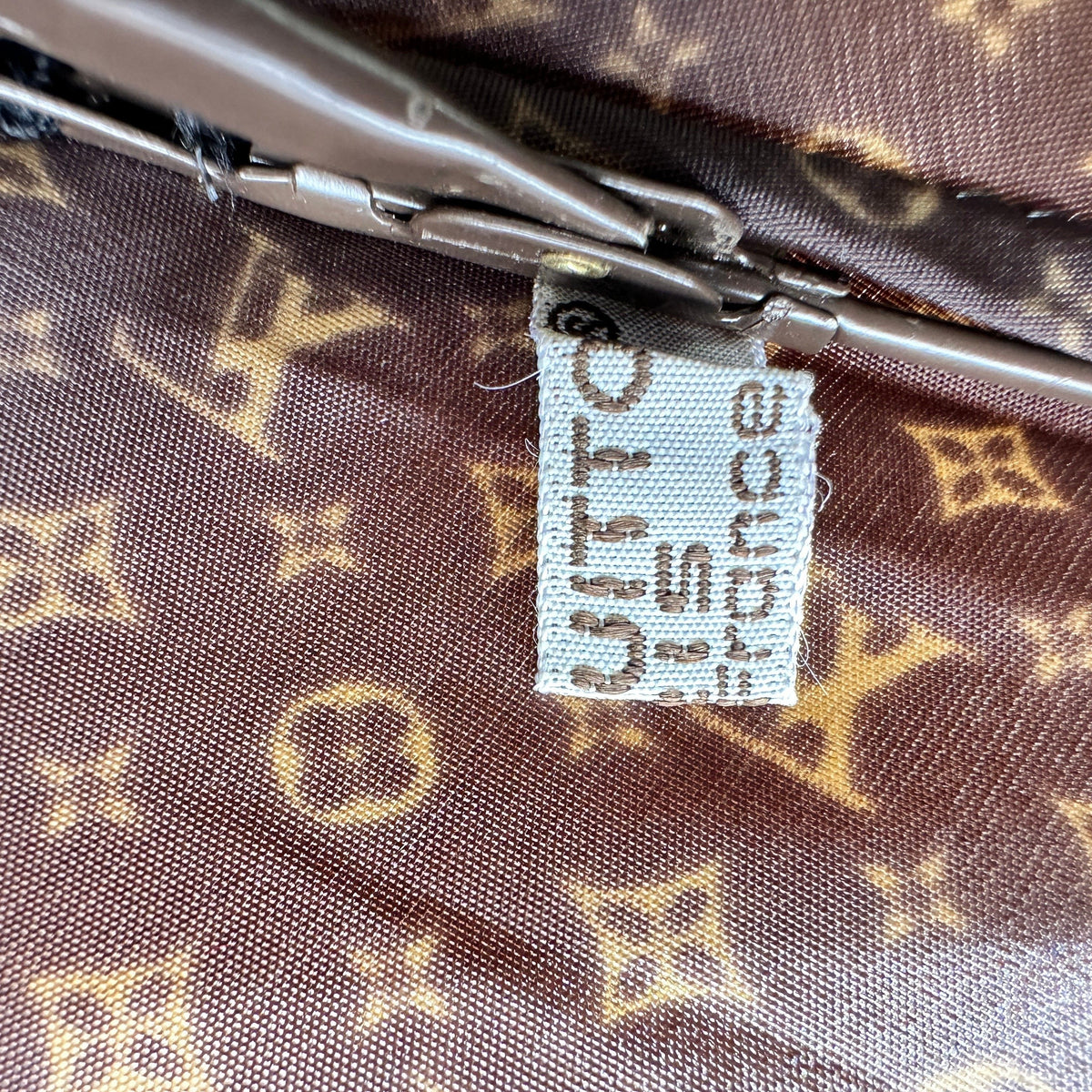 Louis Vuitton M70123 Para Plus ONDAY Folding umbrella Polyester Brown Scratched Wears Losing luster Marked Discoloration Frayed