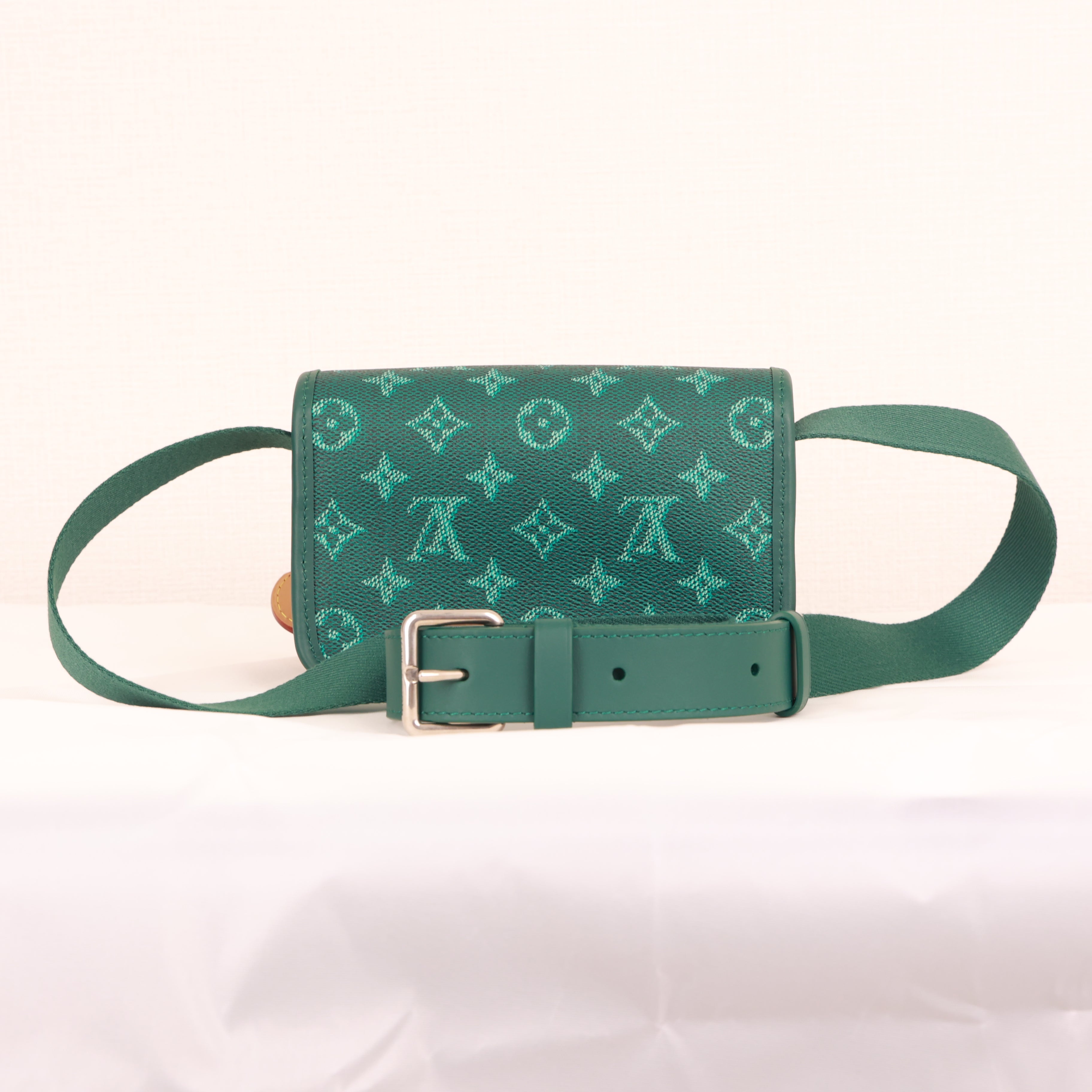 Louis Vuitton Bosporus Kameratasche Monogram Canvasm Messenger Umhängetasche M12637 RFID