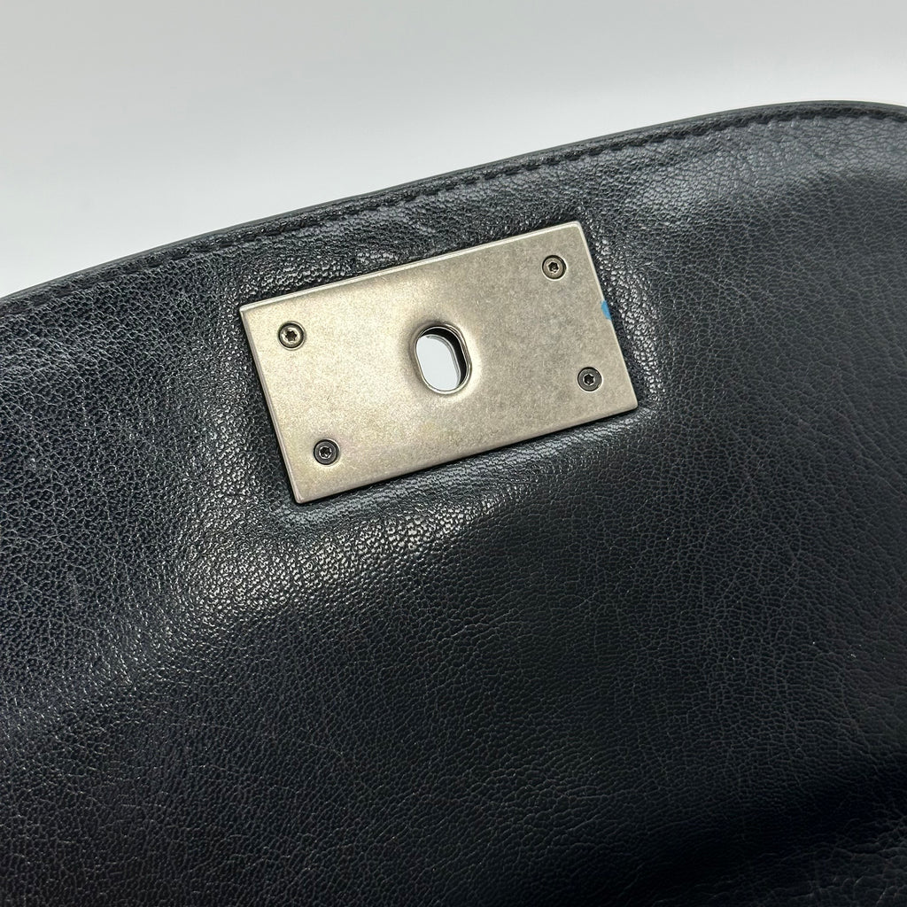 Chanel Double Chained Saddle Goatskin Leather Messenger Bag Black 21 Series