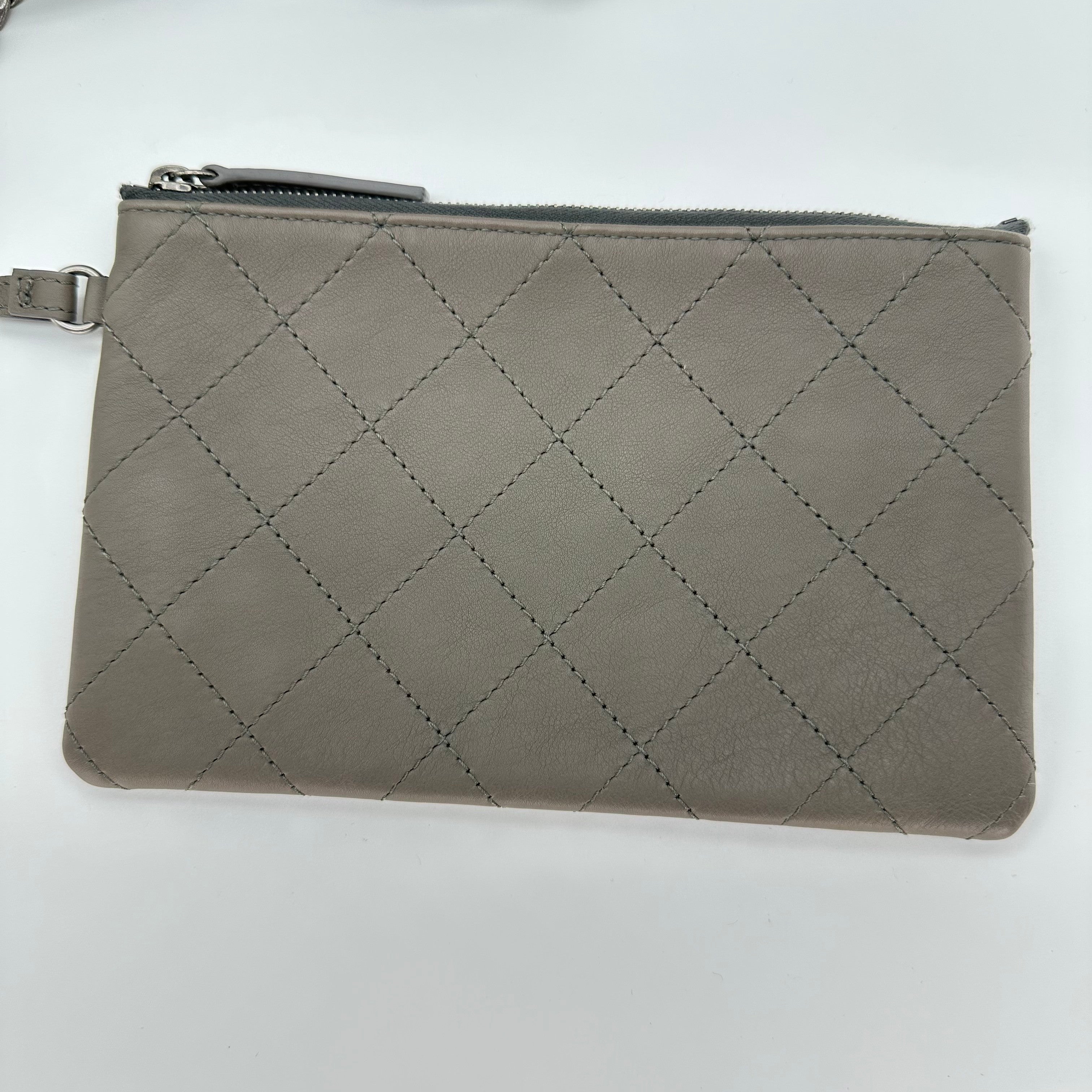 シャネル Urban Allure チェーン Handle ホーボー Stitched カーフスキン ミディアム 24 シリーズ