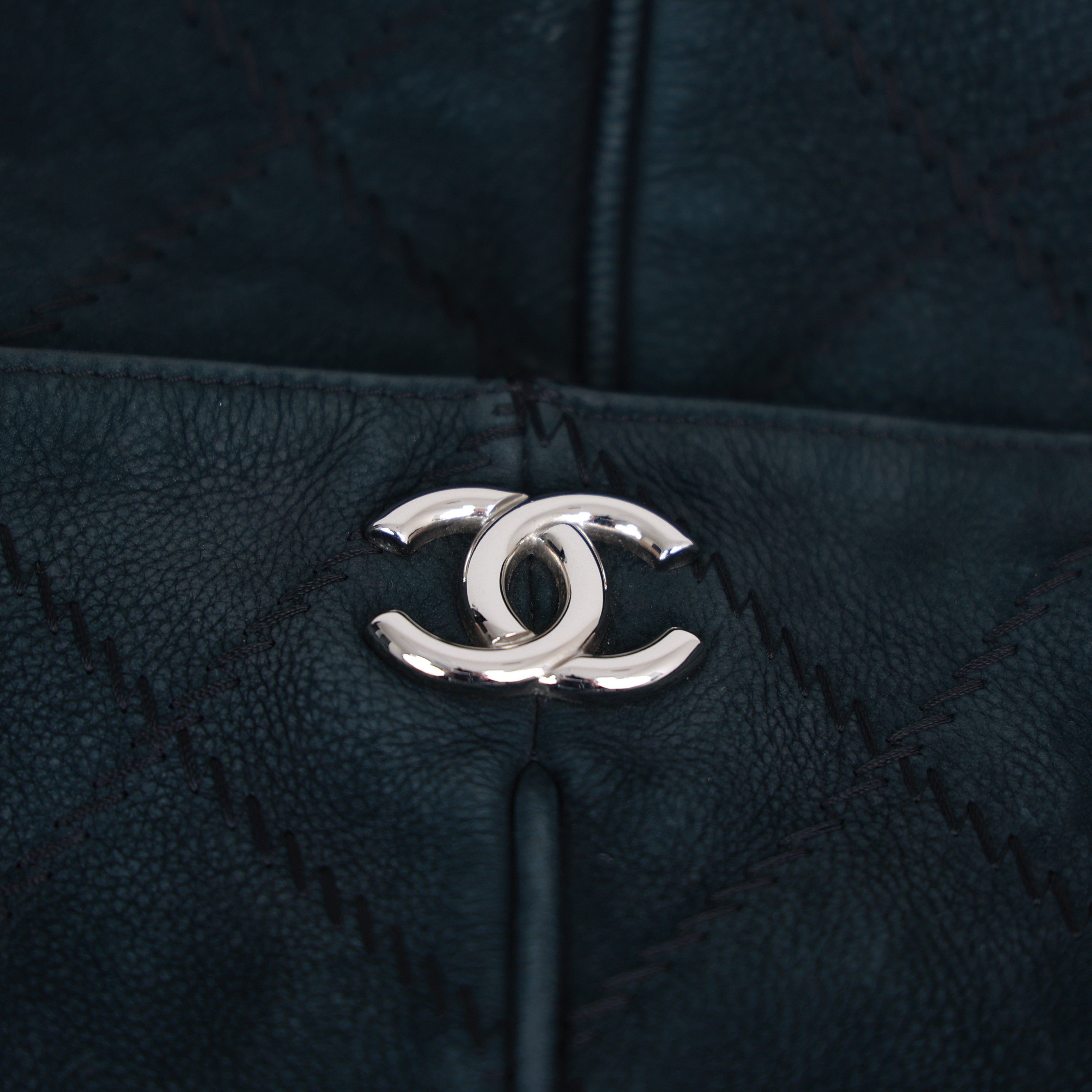 Chanel Ultra Stitch Leather Chain Shoulder Bag Black with Silver Hardware