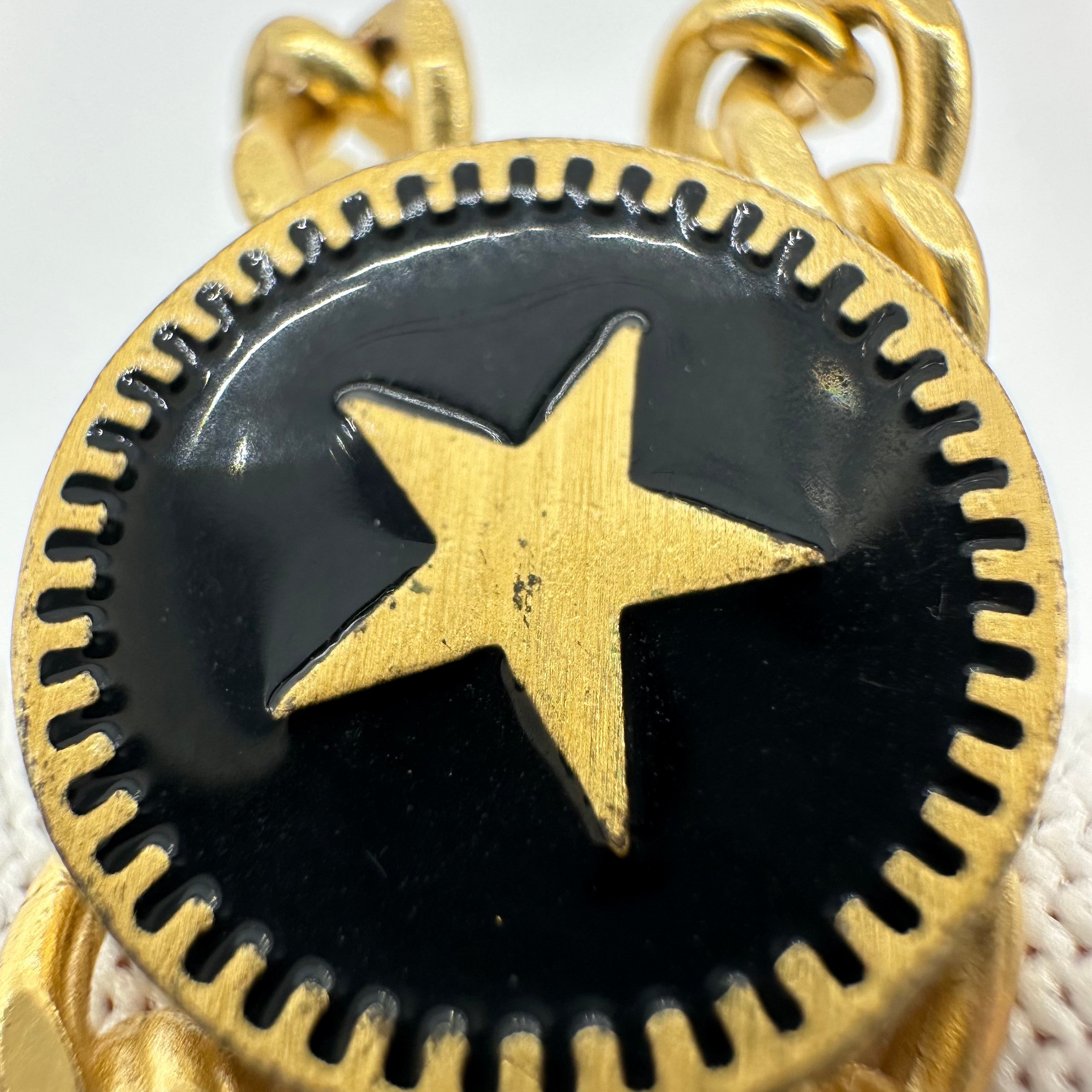 Chanel 复古镀金 CC 心形星星黑色硬币手链 01P
