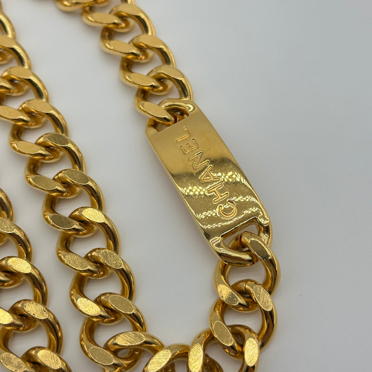 Chanel 31 Rue Cambon 94A Gold Chain Medallion Belt