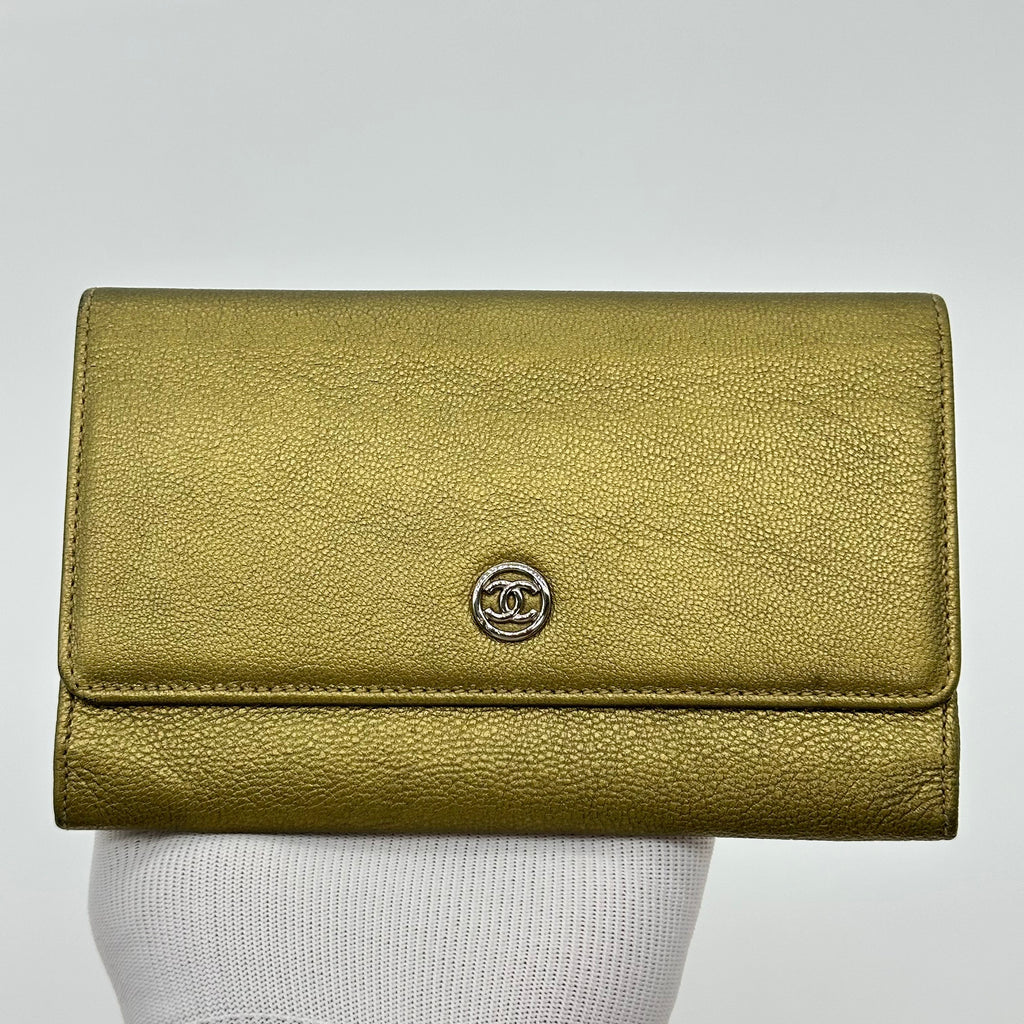 Chanel Bi Fold Wallet Coco Mark Leather Coco Button Vintage Serial Not Available