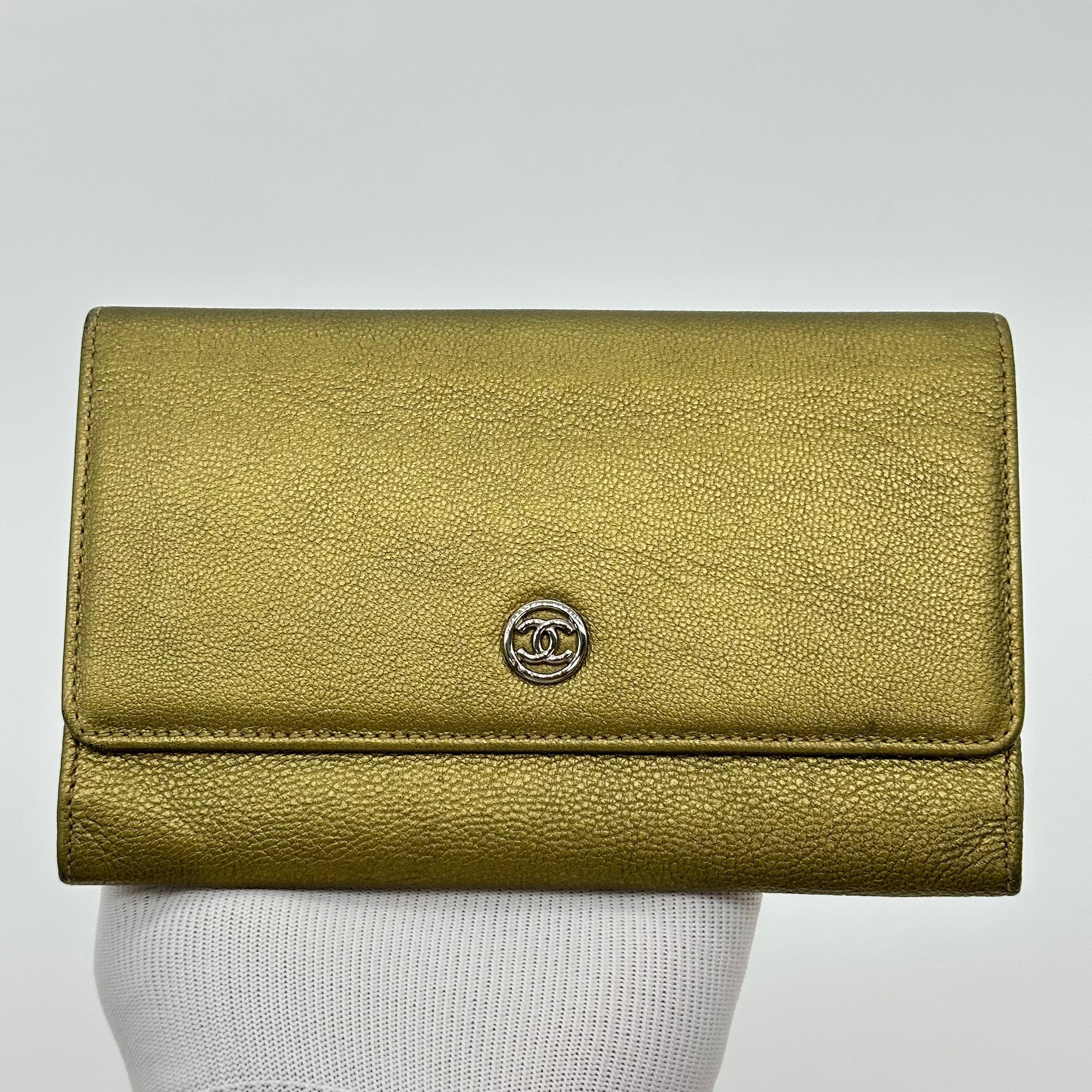Chanel Bi Fold Wallet Coco Mark Leather Coco Button Vintage Serial Not Available