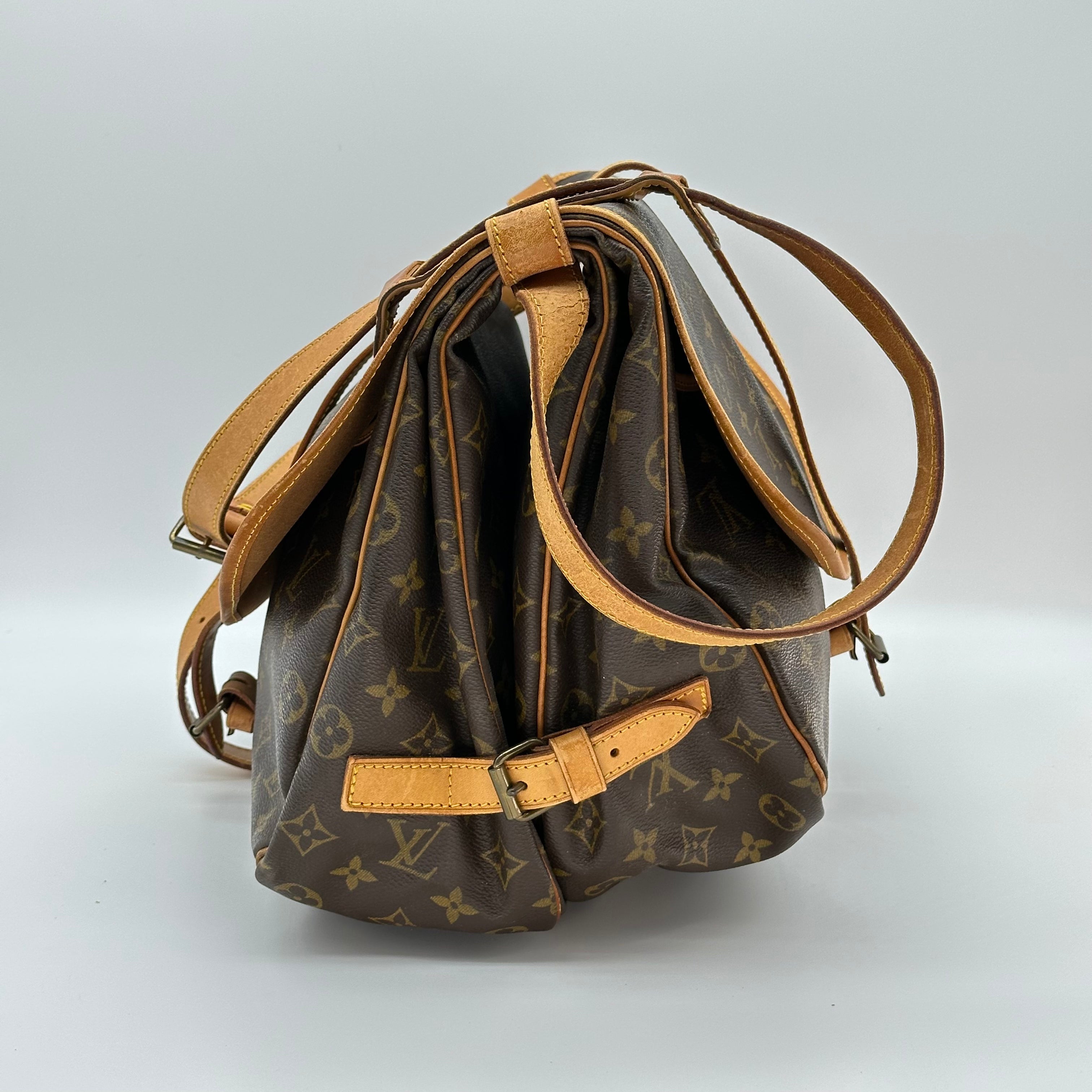 LOUIS VUITTON Monogram Saumur Shoulder Bag Crossbag Vintage