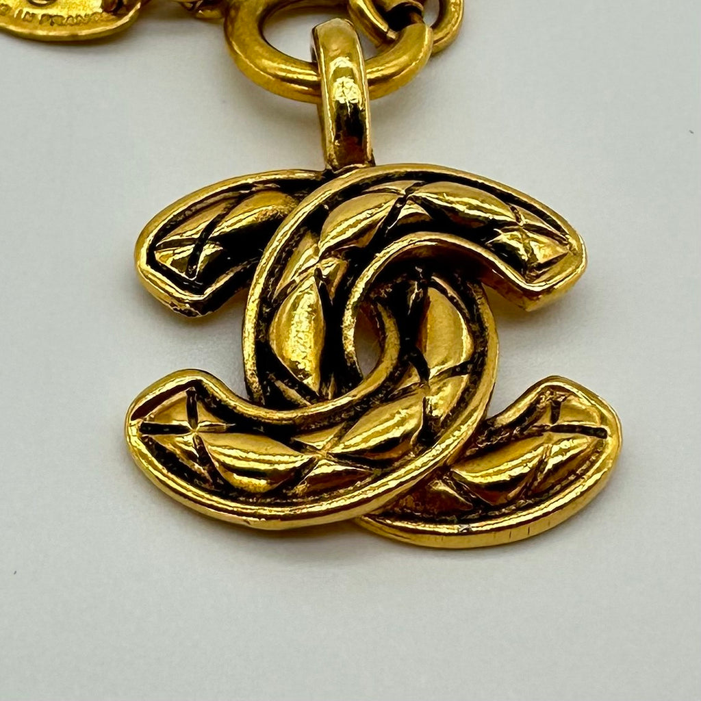Chanel Matlasse Vintage Cocomac Necklace gold