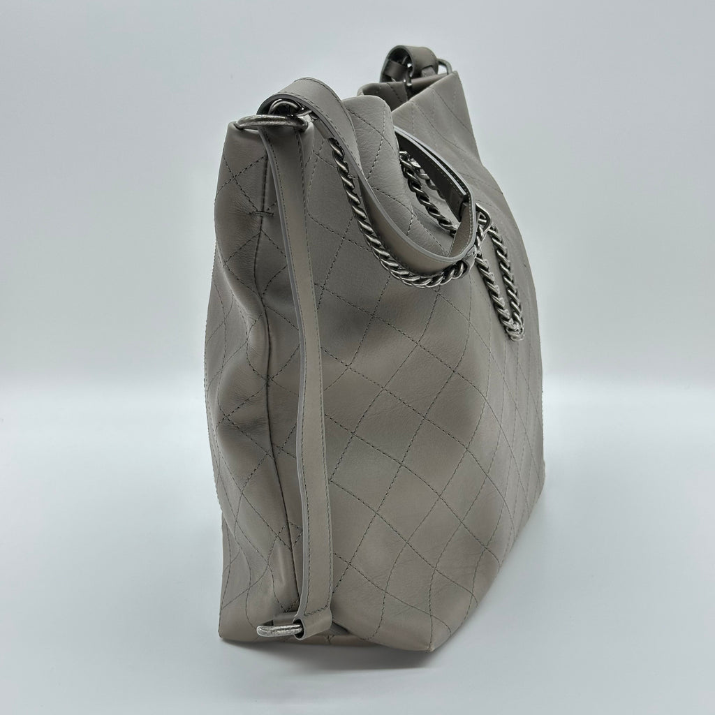 シャネル Urban Allure チェーン Handle ホーボー Stitched カーフスキン ミディアム 24 シリーズ