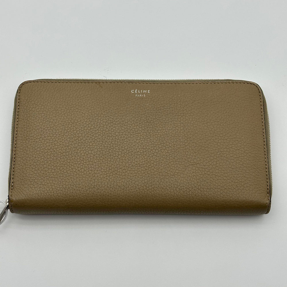 CELINE Large Zipped Wallet in Grained Calfskin Beige 10B553BEL