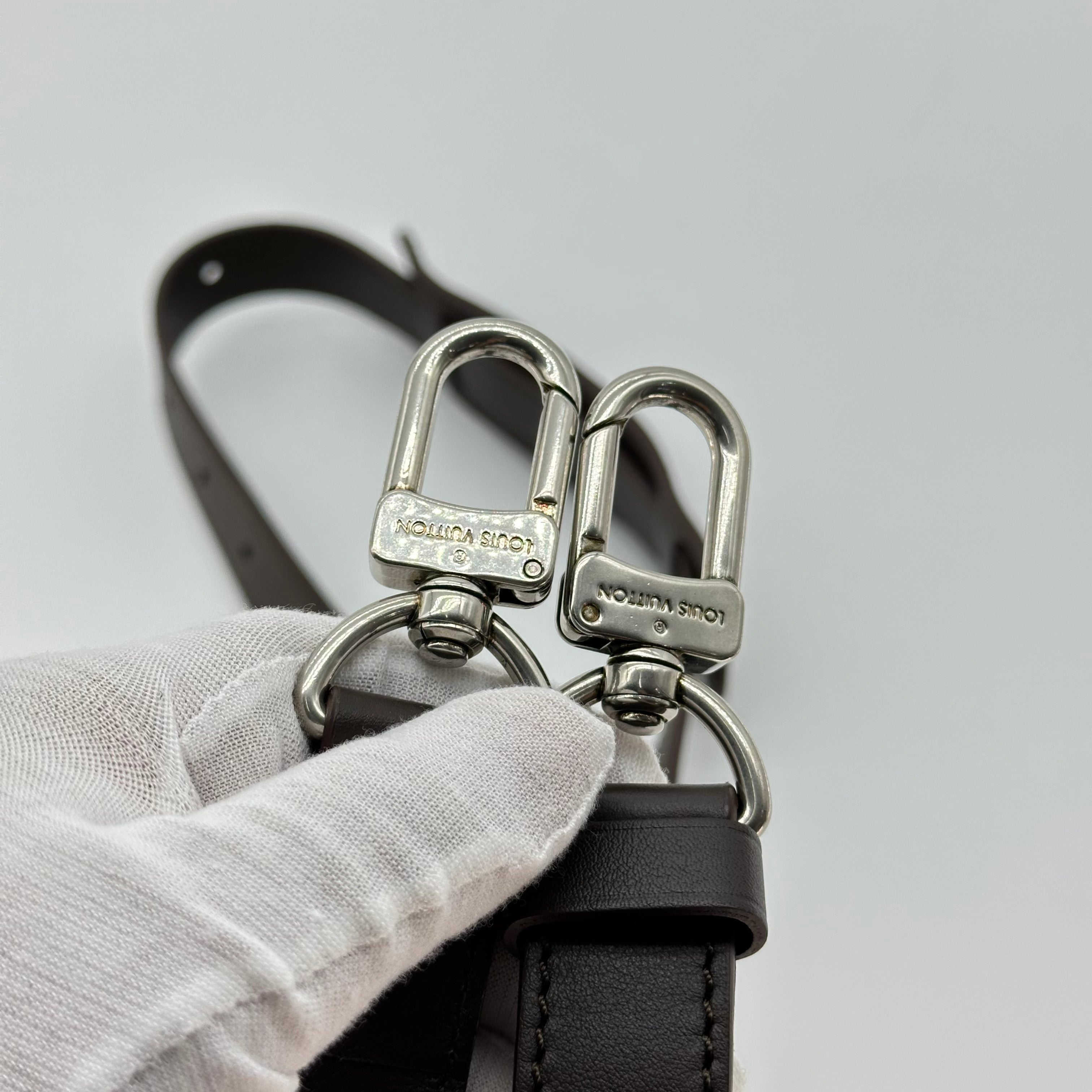ルイ・ヴィトン アルマ 25 Henry Taylor Limited Edition レザー ハンドバッグ ショルダーバッグ クロスボディ RFID