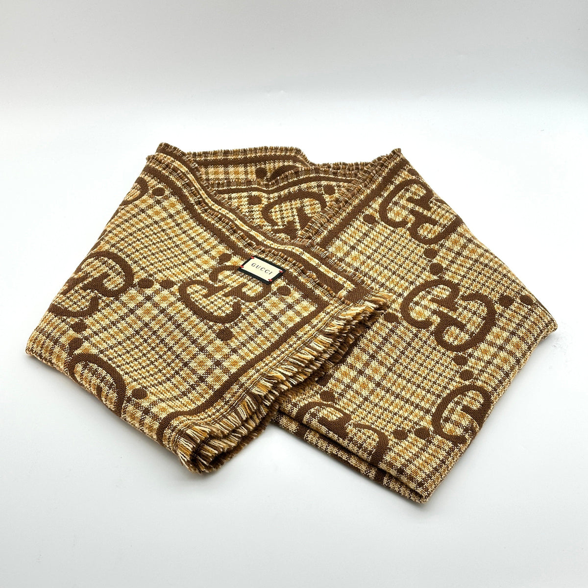 Gucci 660025 check GG Scarf Fabric Brown Wears Lint on fabric Wrinkled Frayed No quality tags