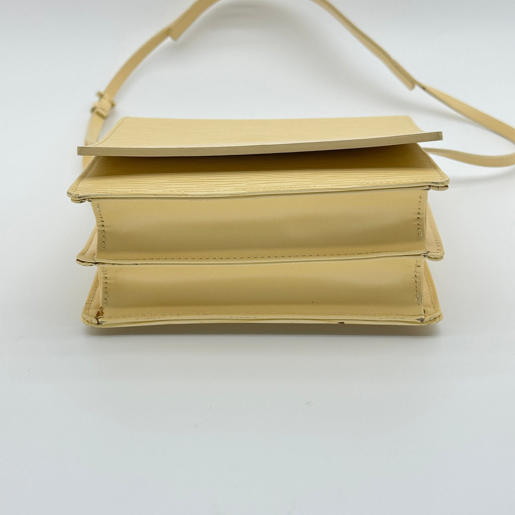 LOUIS VUITTON  M5293A epi biarritz vanille square shoulder bag vanilla leather