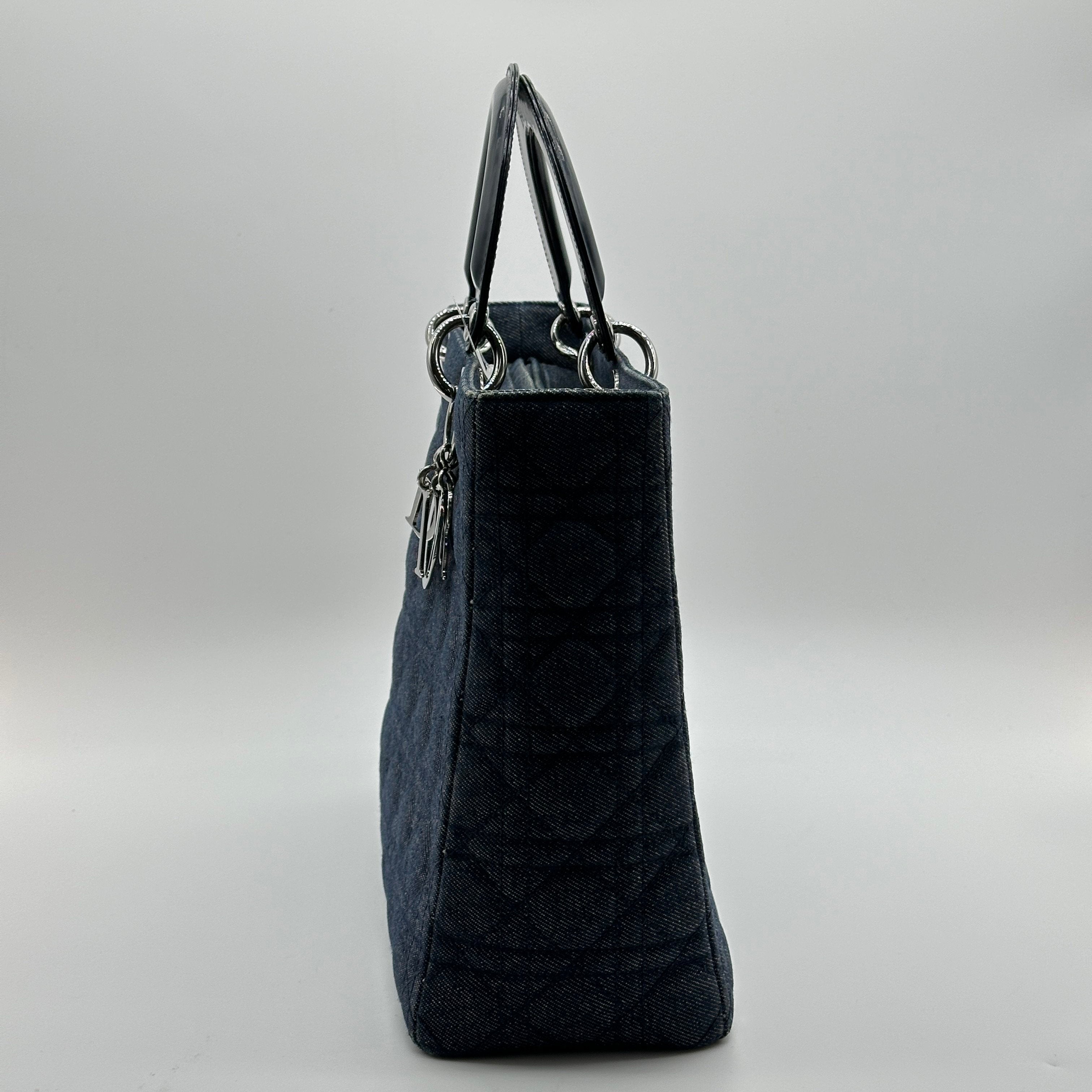 christian Dior lady Dior  cannage large denim patent leather 2 way handbag navy blue open papers