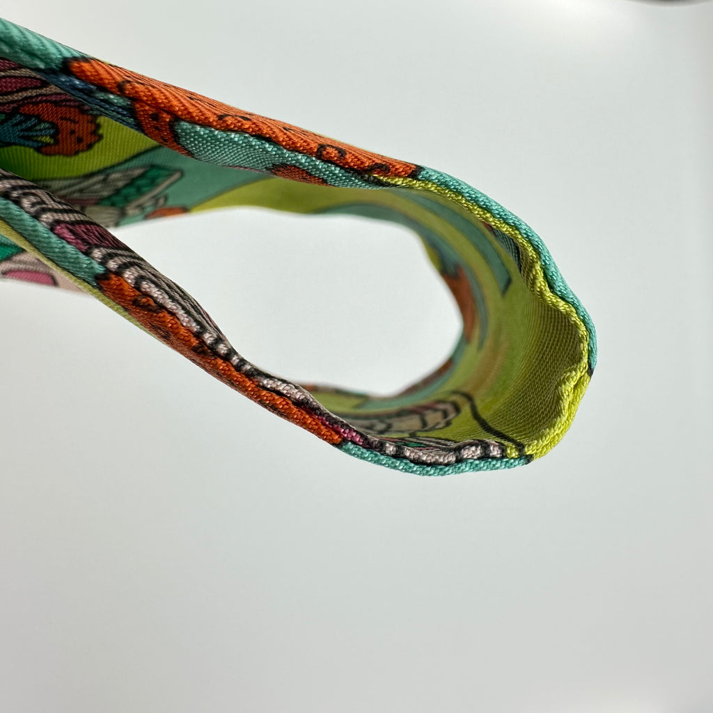 Hermès Twilly ‘Les Nouveaux Amoureux de Paris’ (New Lovers of Paris) Scarf, Green Multicolor 100%Silk