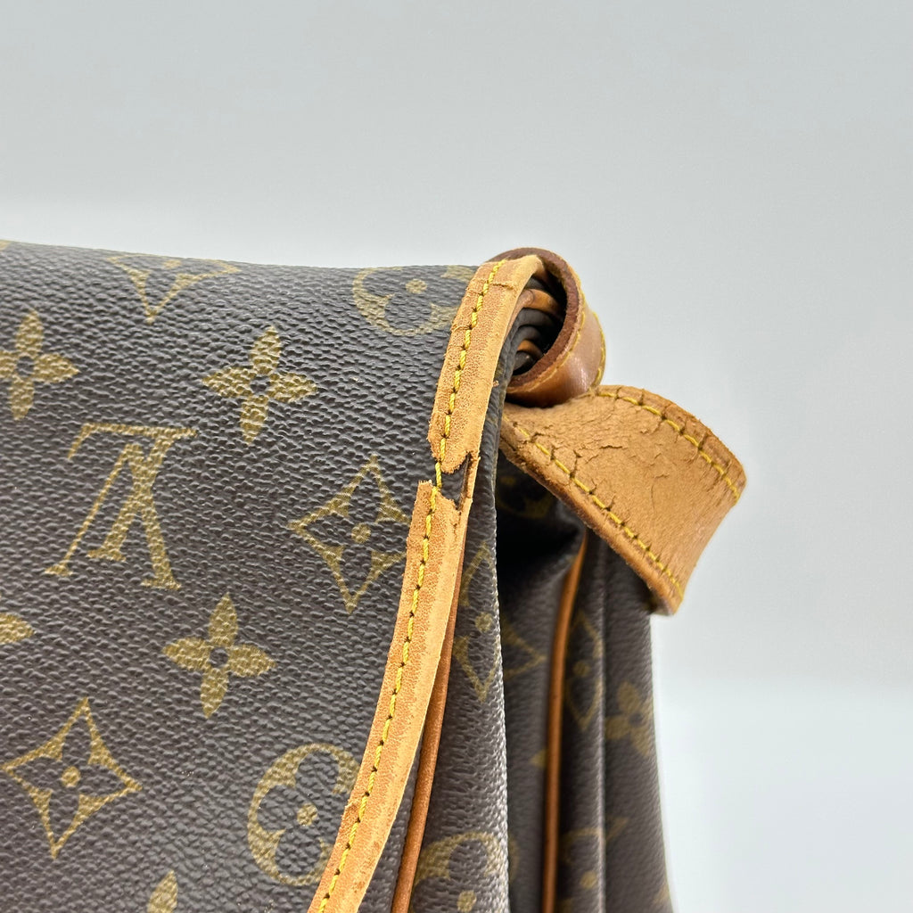 LOUIS VUITTON Monogram Saumur Shoulder Bag Crossbag Vintage