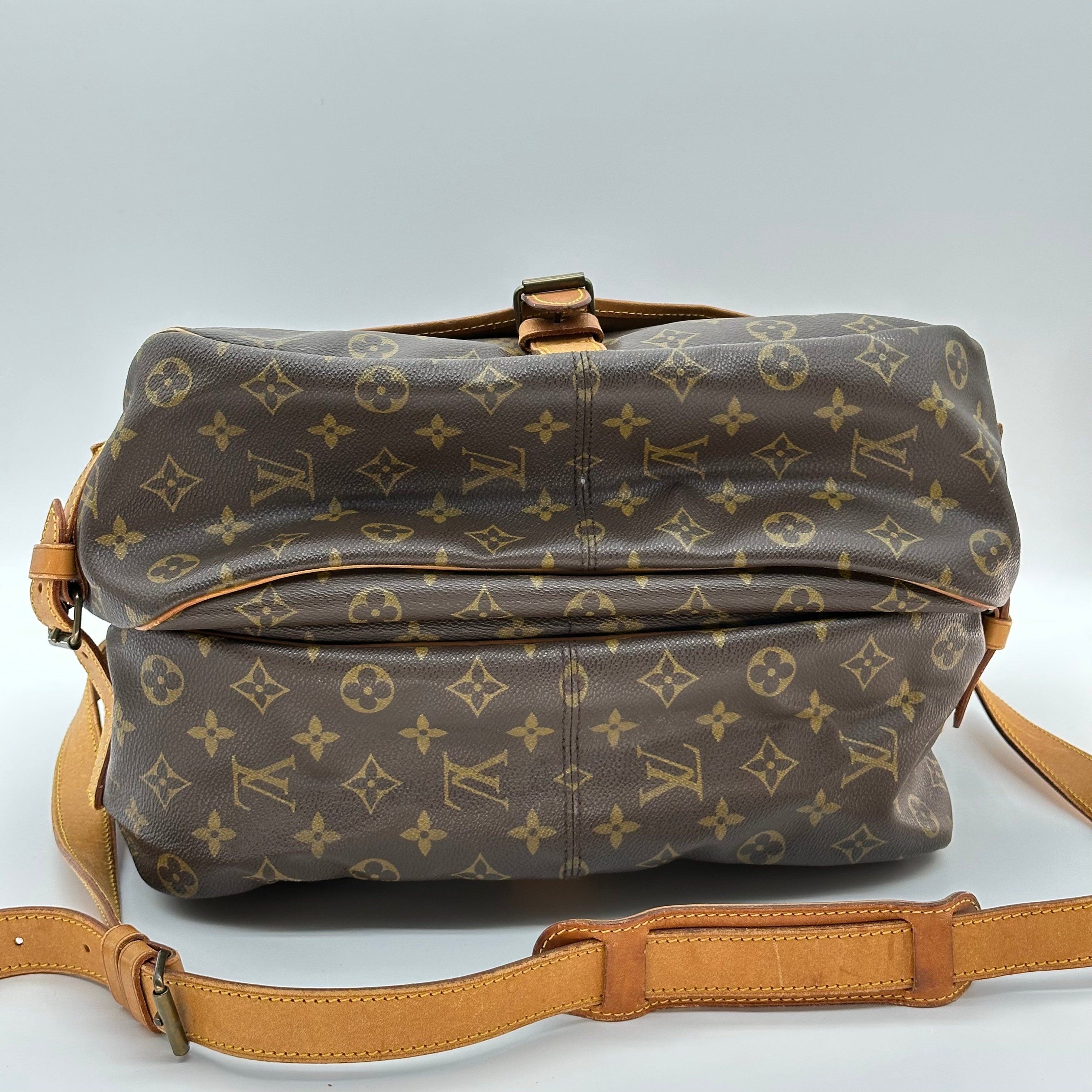 LOUIS VUITTON Monogram Saumur Shoulder Bag Crossbag Vintage