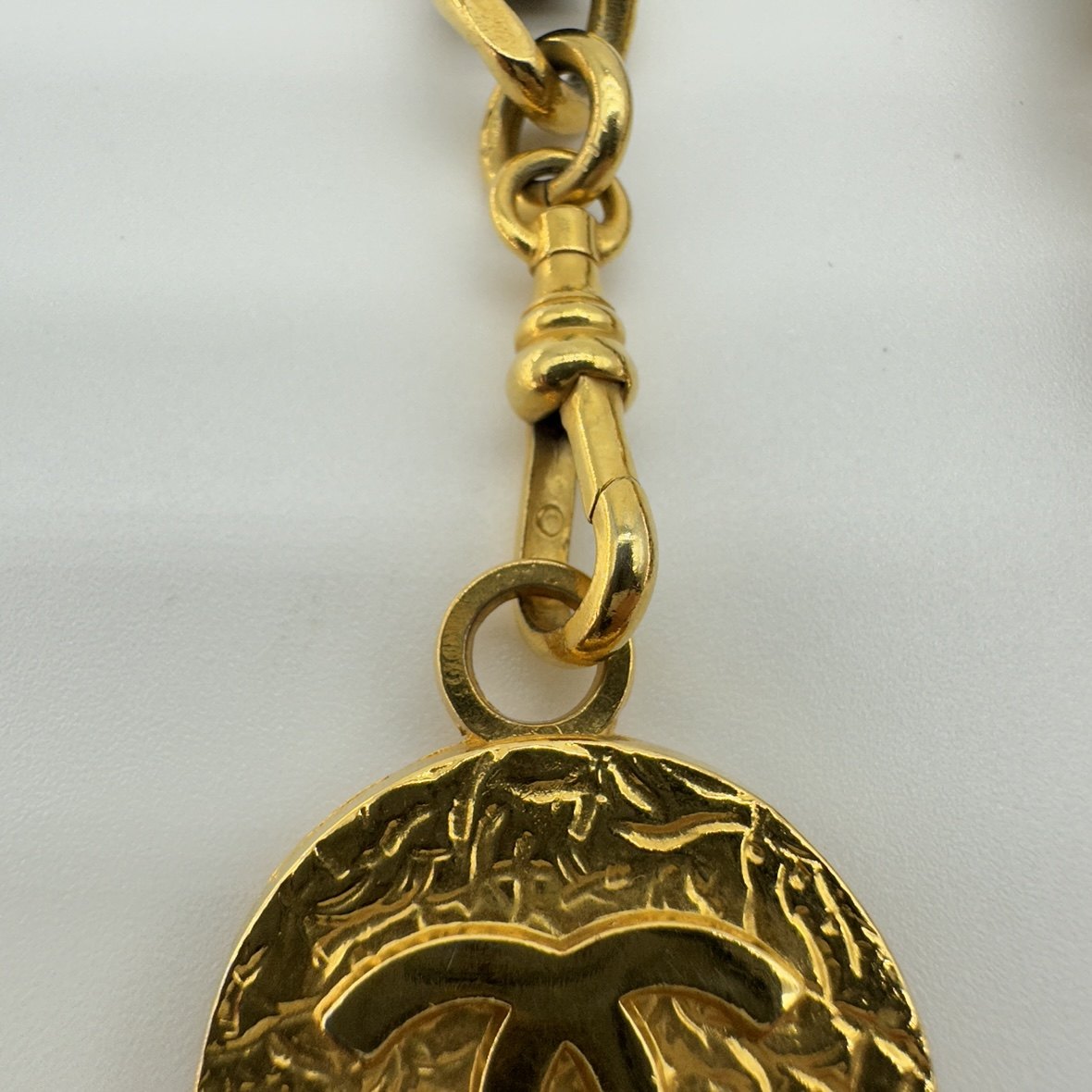 Chanel 1982 CC Medallion Gold-Tone Black Leather Chain Belt