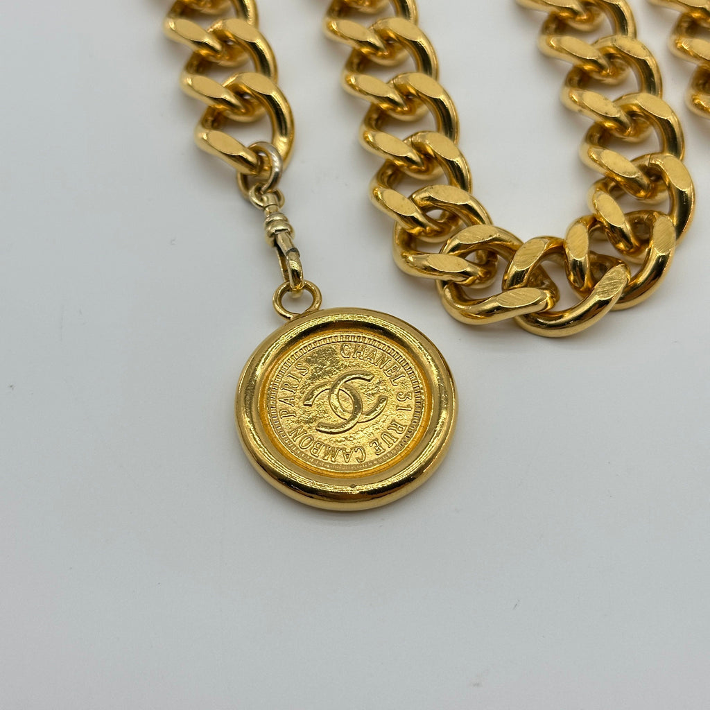 Chanel 31 Rue Cambon 94A Gold Chain Medallion Belt