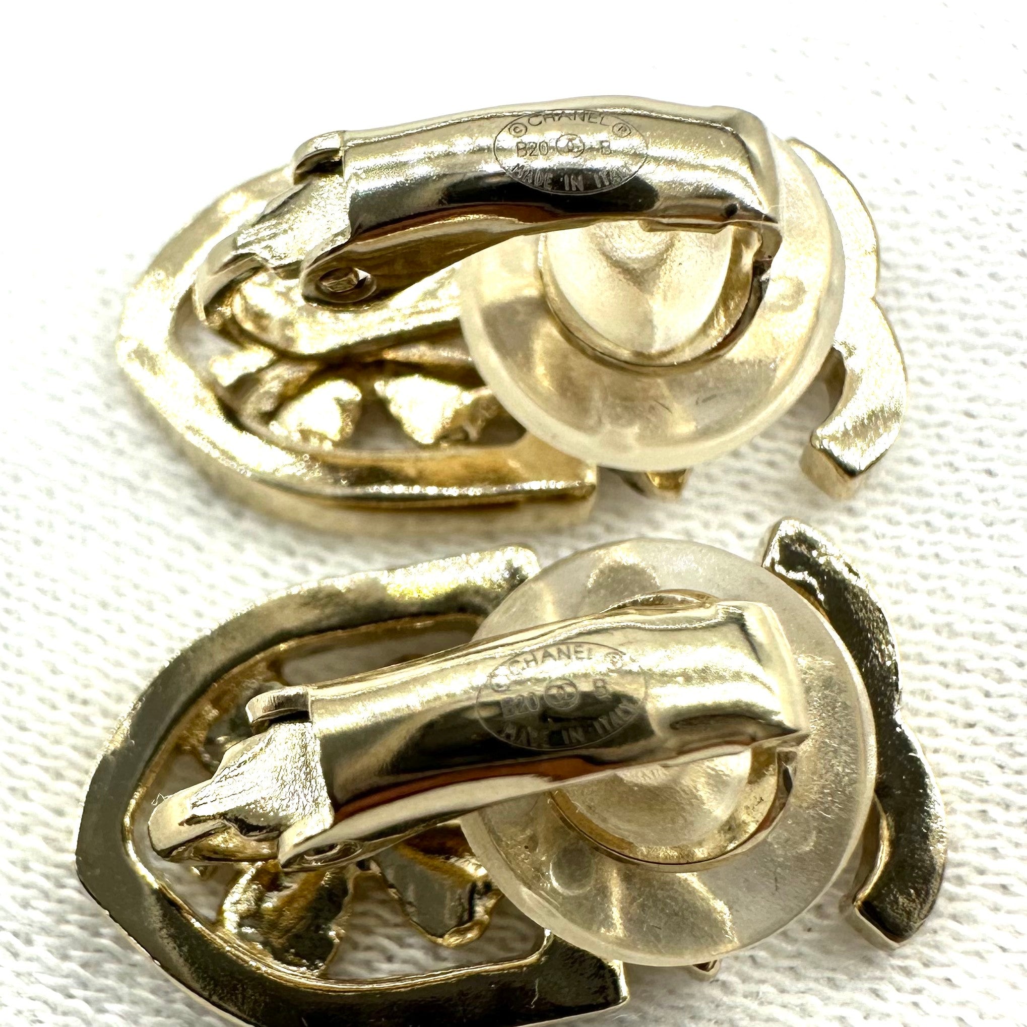 シャネル Shield Clover Rhinestone Double CC Clip-On イヤリング