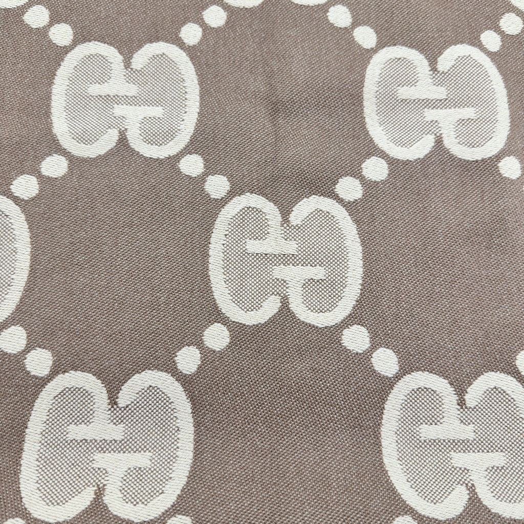 Gucci 581537 GG jacquard Scarf Wool Brown x beige Wears Lint on fabric Creases smells