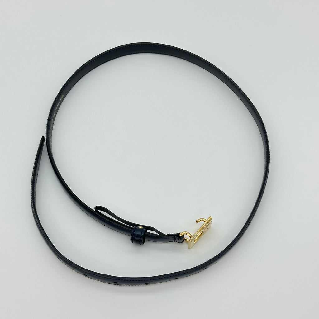 Cinturón de cuero con logo G cuadrado Gucci Cinturón clásico con hebilla dorada Talla 75