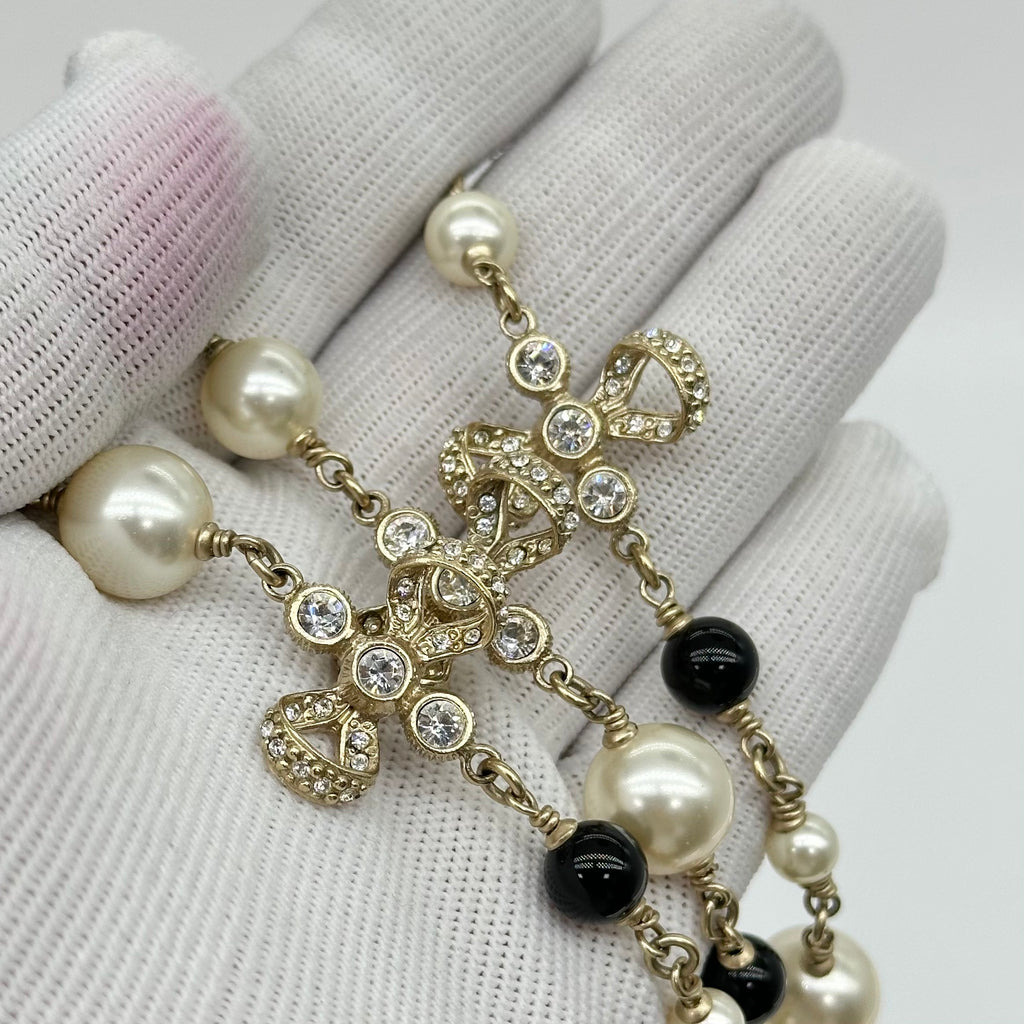 Chanel Black and White Pearl Necklace Sweater Chain